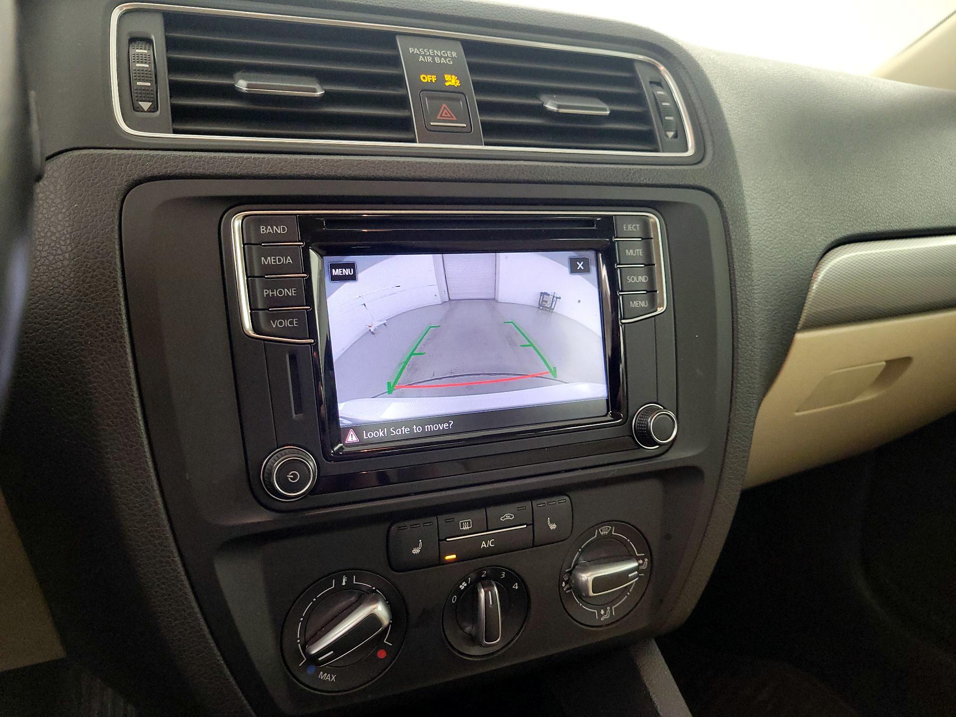 Thumbnail: 2017 Volkswagen Jetta - 14