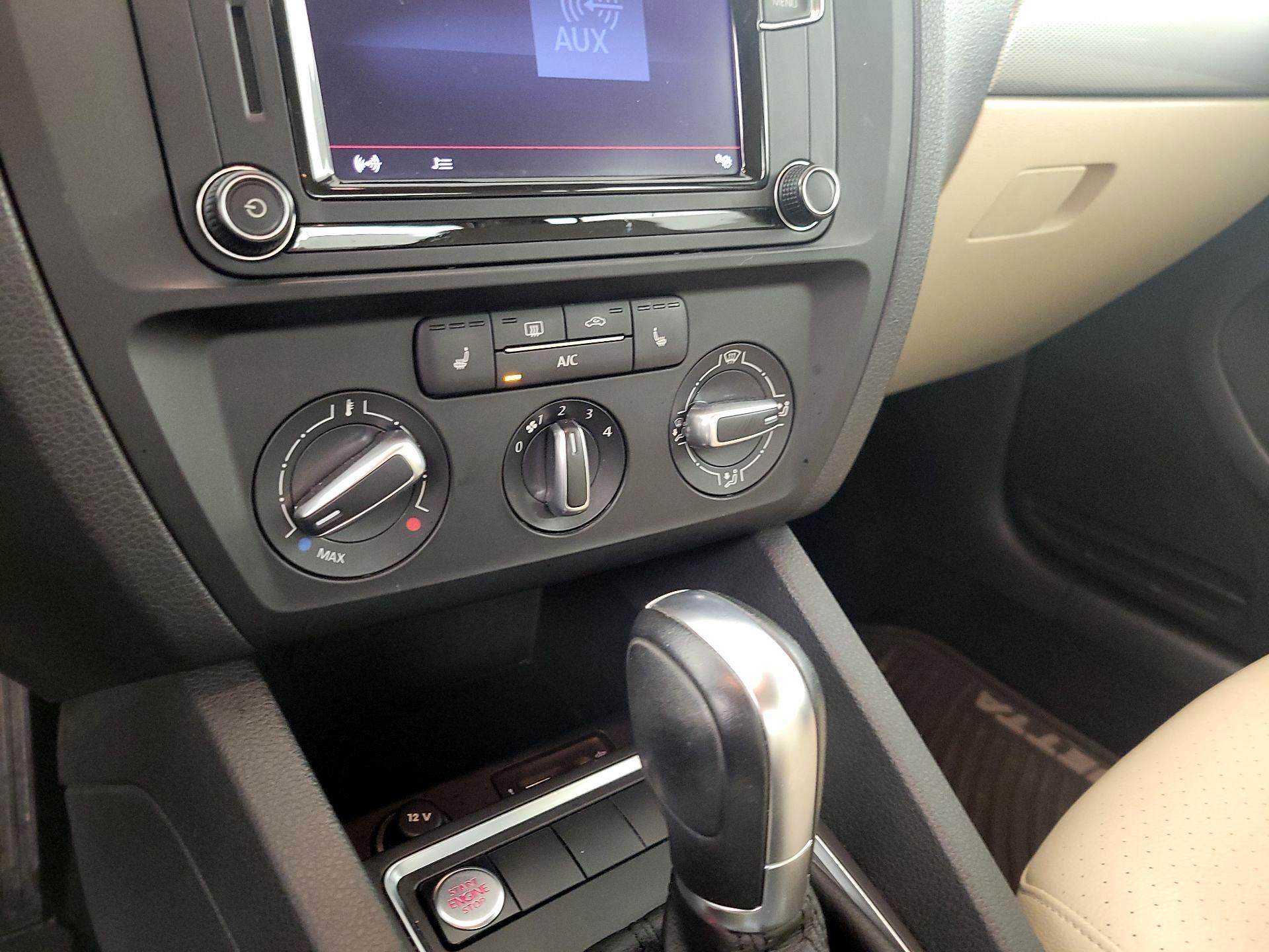 Thumbnail: 2017 Volkswagen Jetta - 16