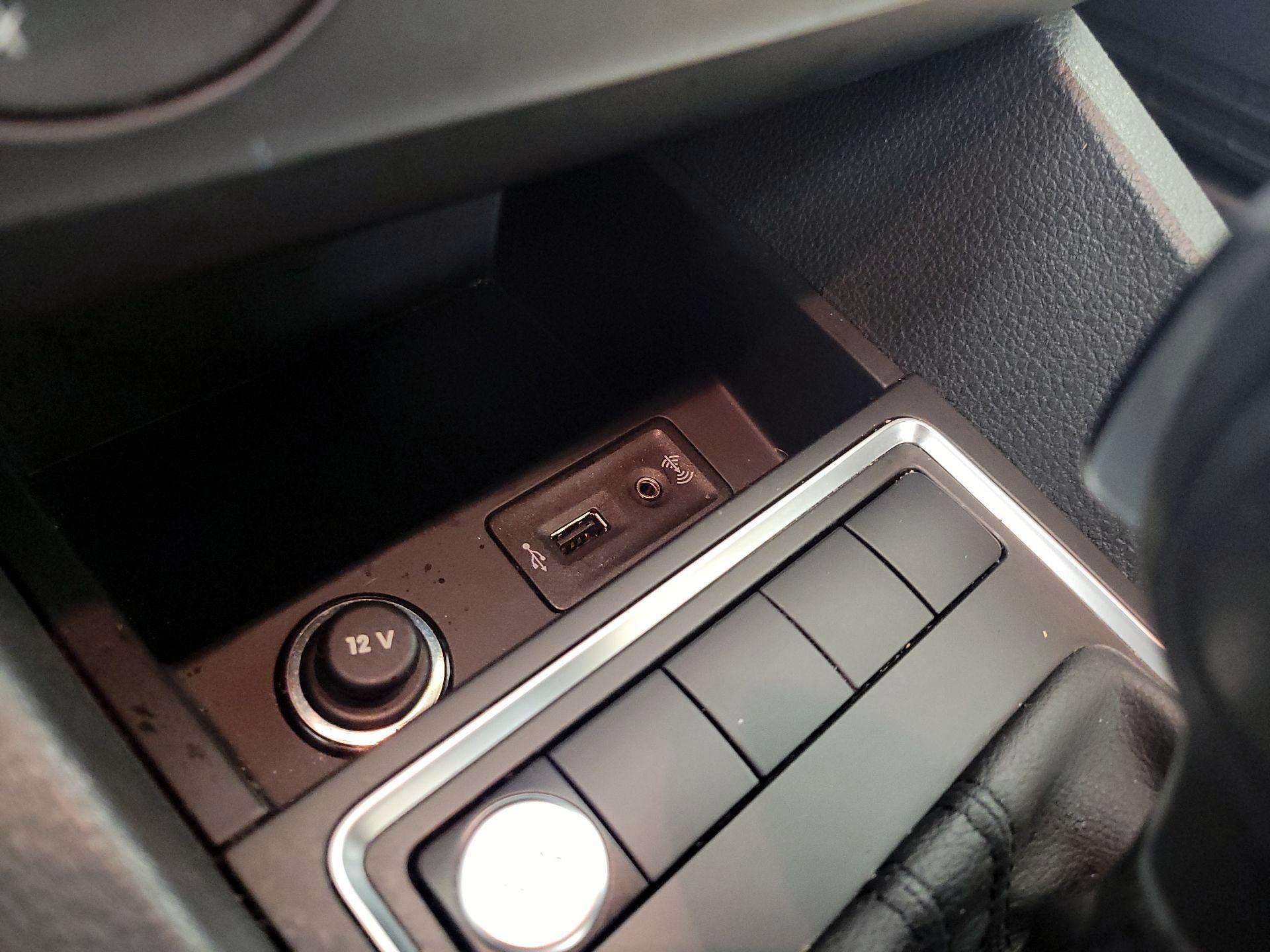 Thumbnail: 2017 Volkswagen Jetta - 18