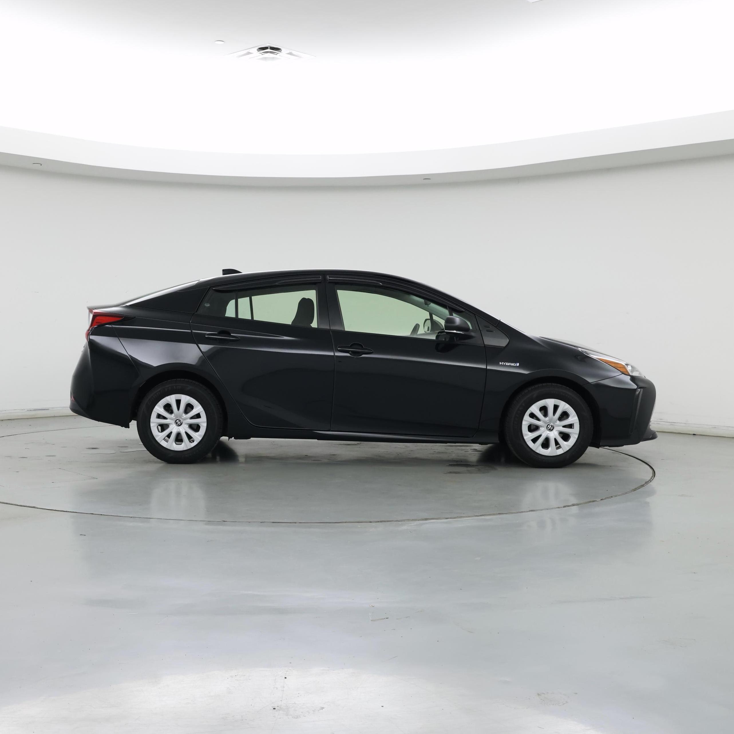 Thumbnail: 2021 Toyota Prius - 7