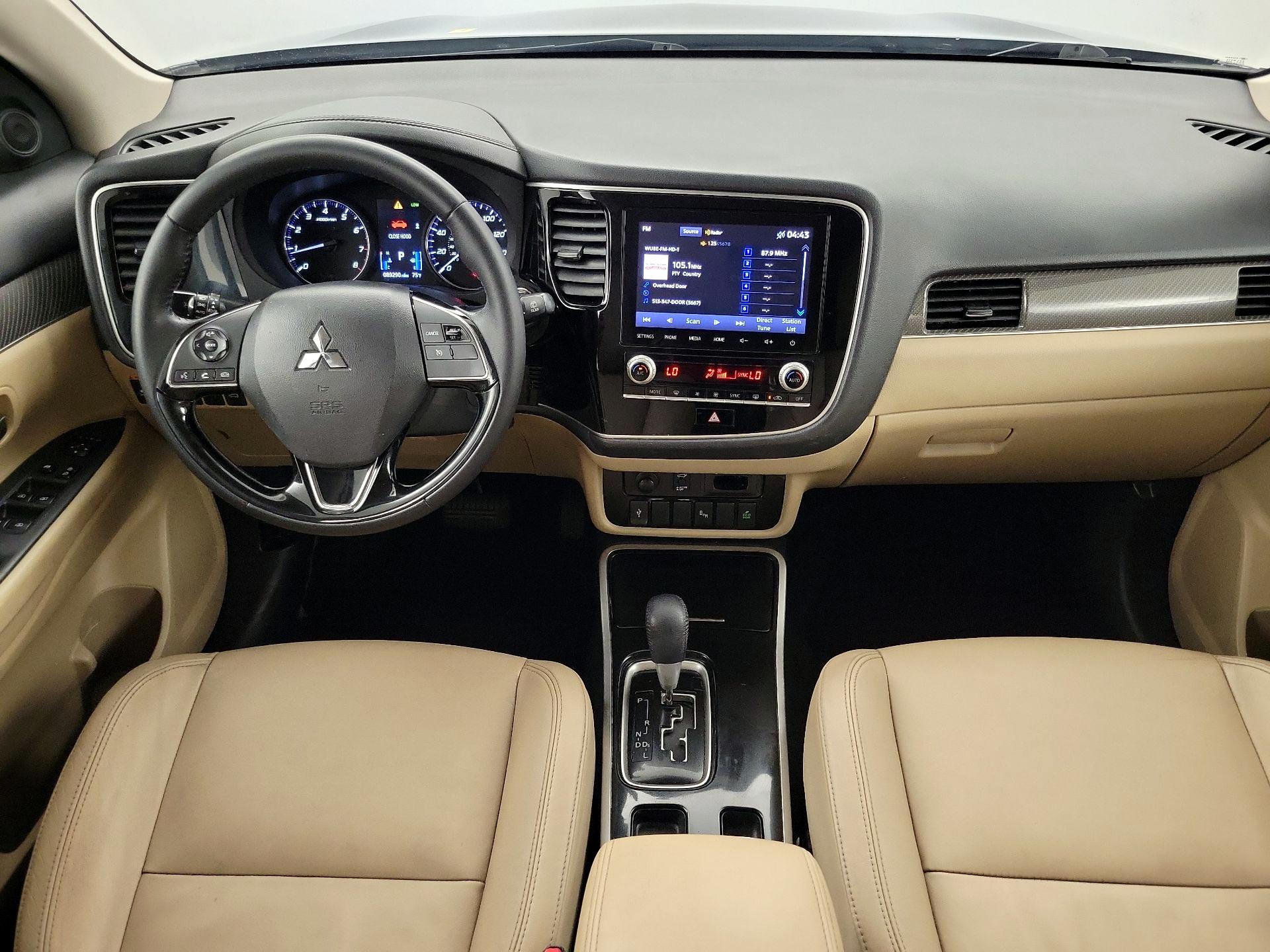 Thumbnail: 2020 Mitsubishi Outlander - 9