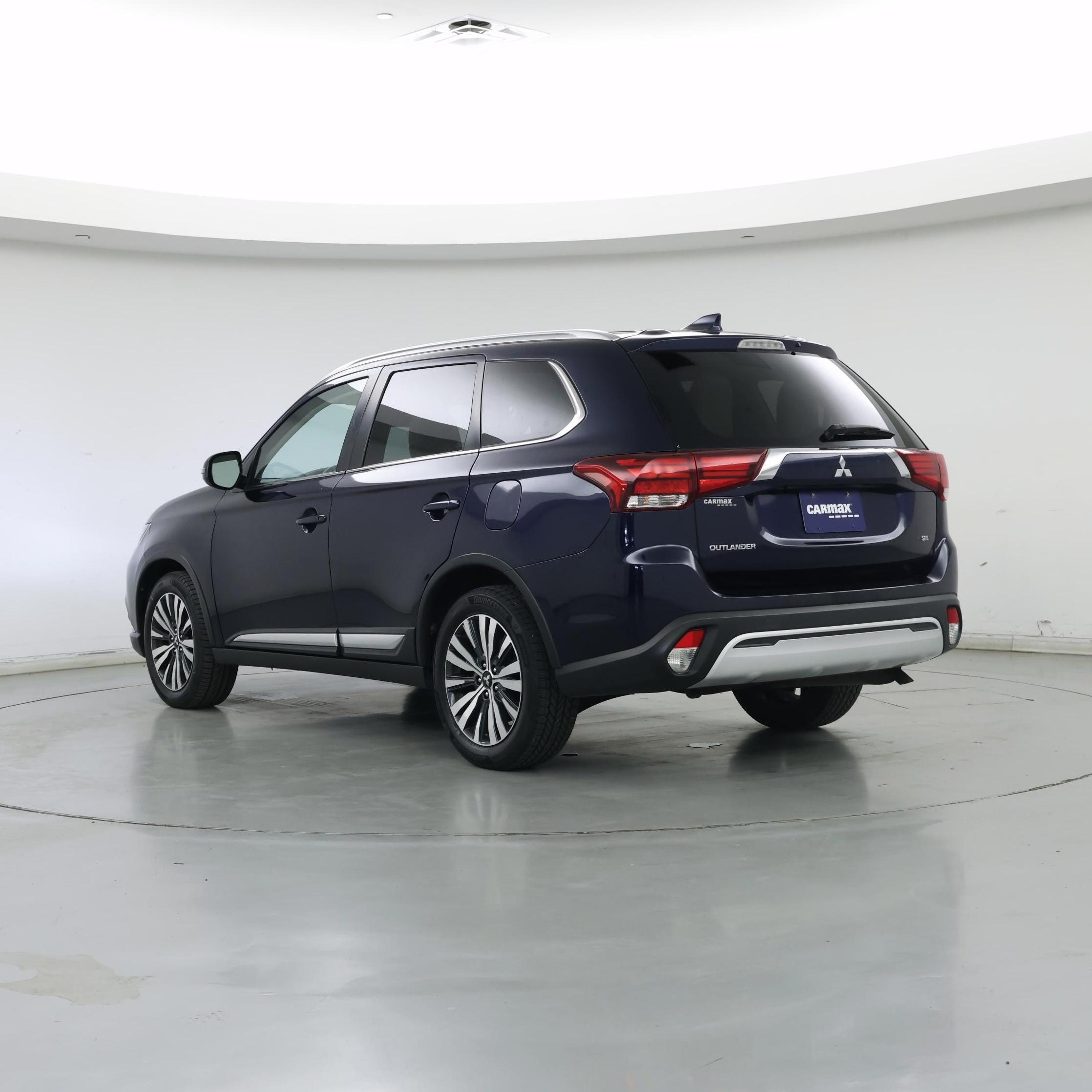 Thumbnail: 2020 Mitsubishi Outlander - 2