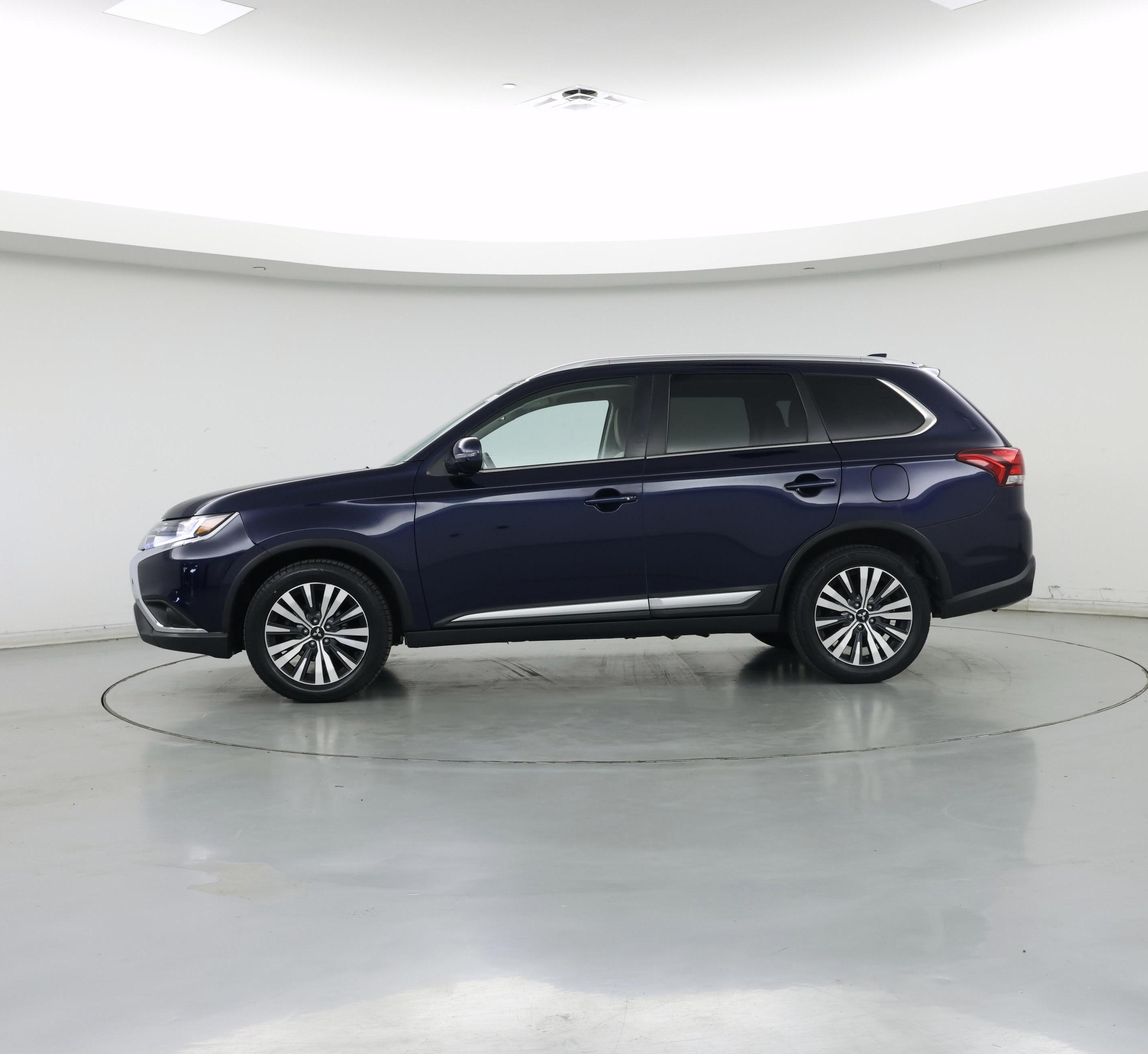 Thumbnail: 2020 Mitsubishi Outlander - 3