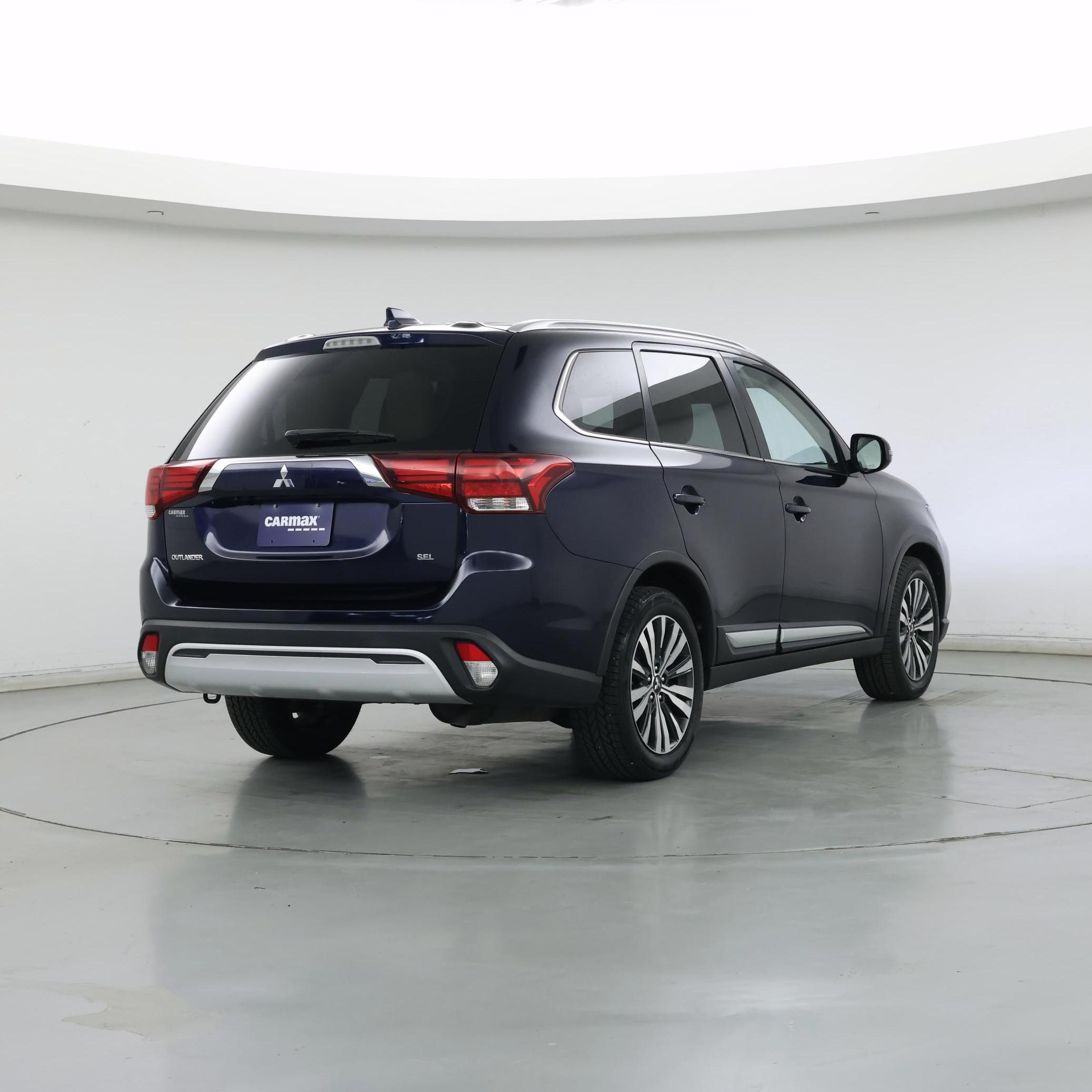 Thumbnail: 2020 Mitsubishi Outlander - 8