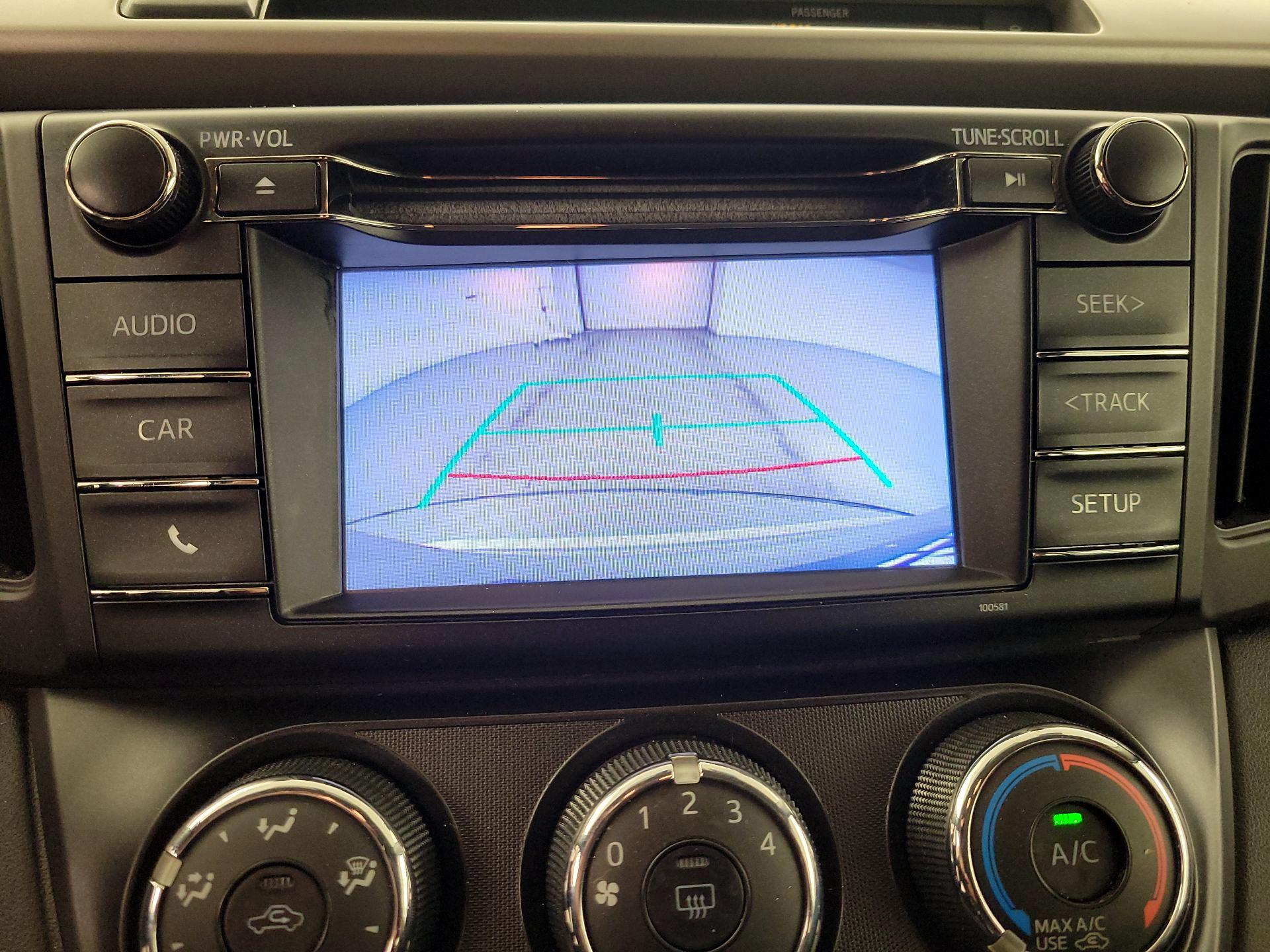 Thumbnail: 2016 Toyota RAV4 - 14