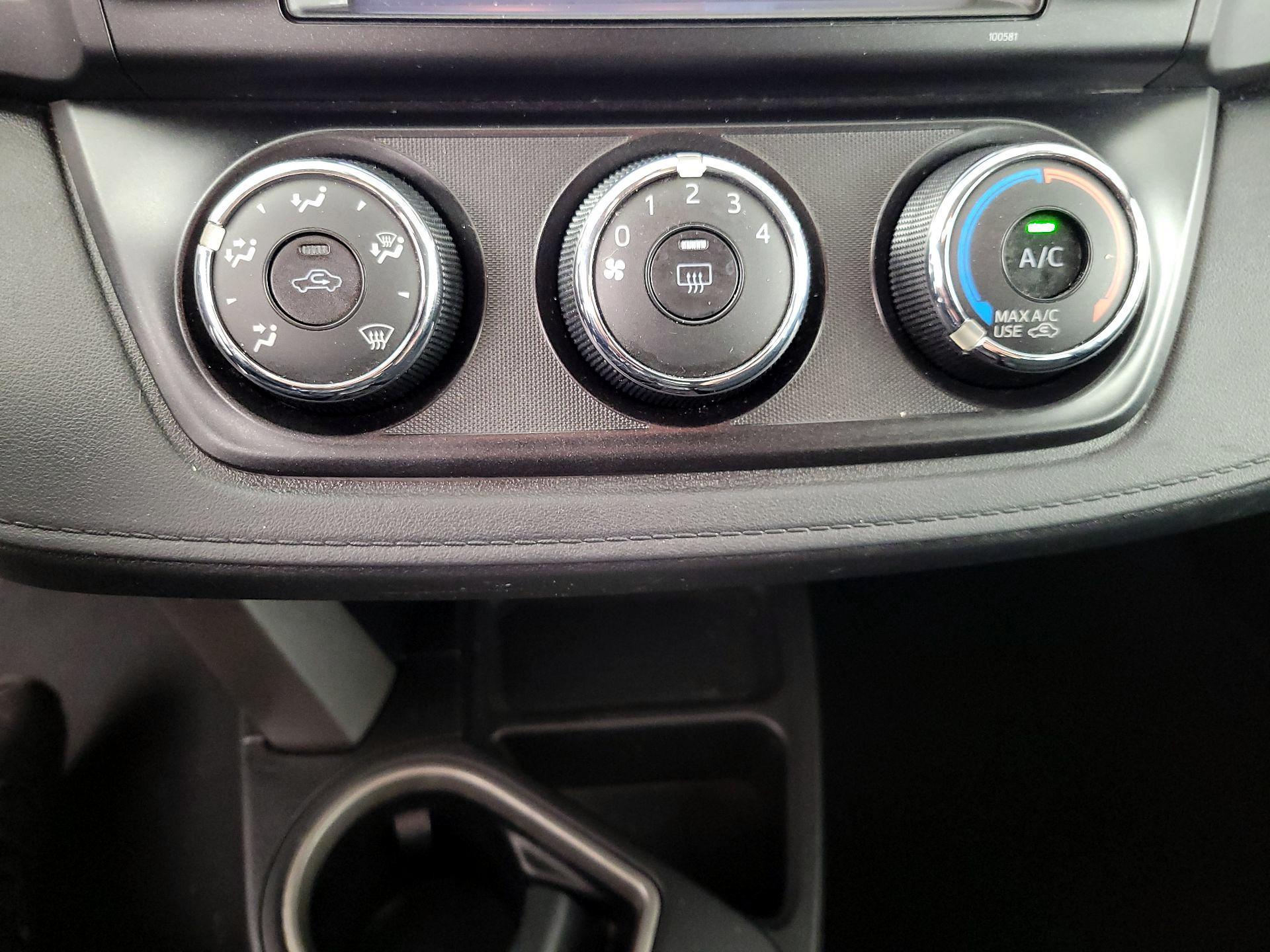 Thumbnail: 2016 Toyota RAV4 - 16