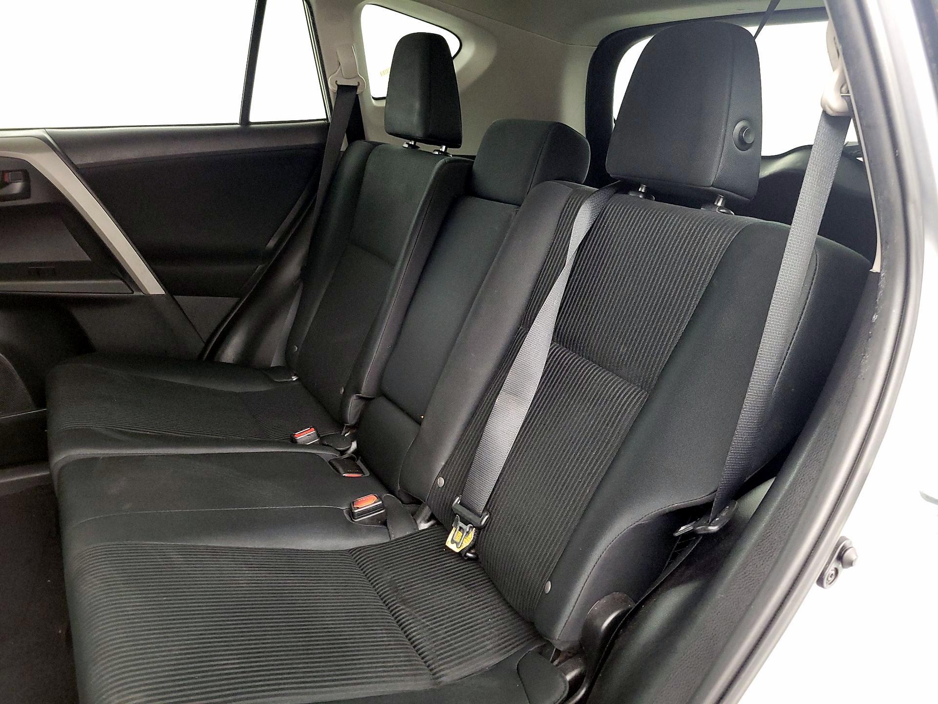 Thumbnail: 2016 Toyota RAV4 - 19