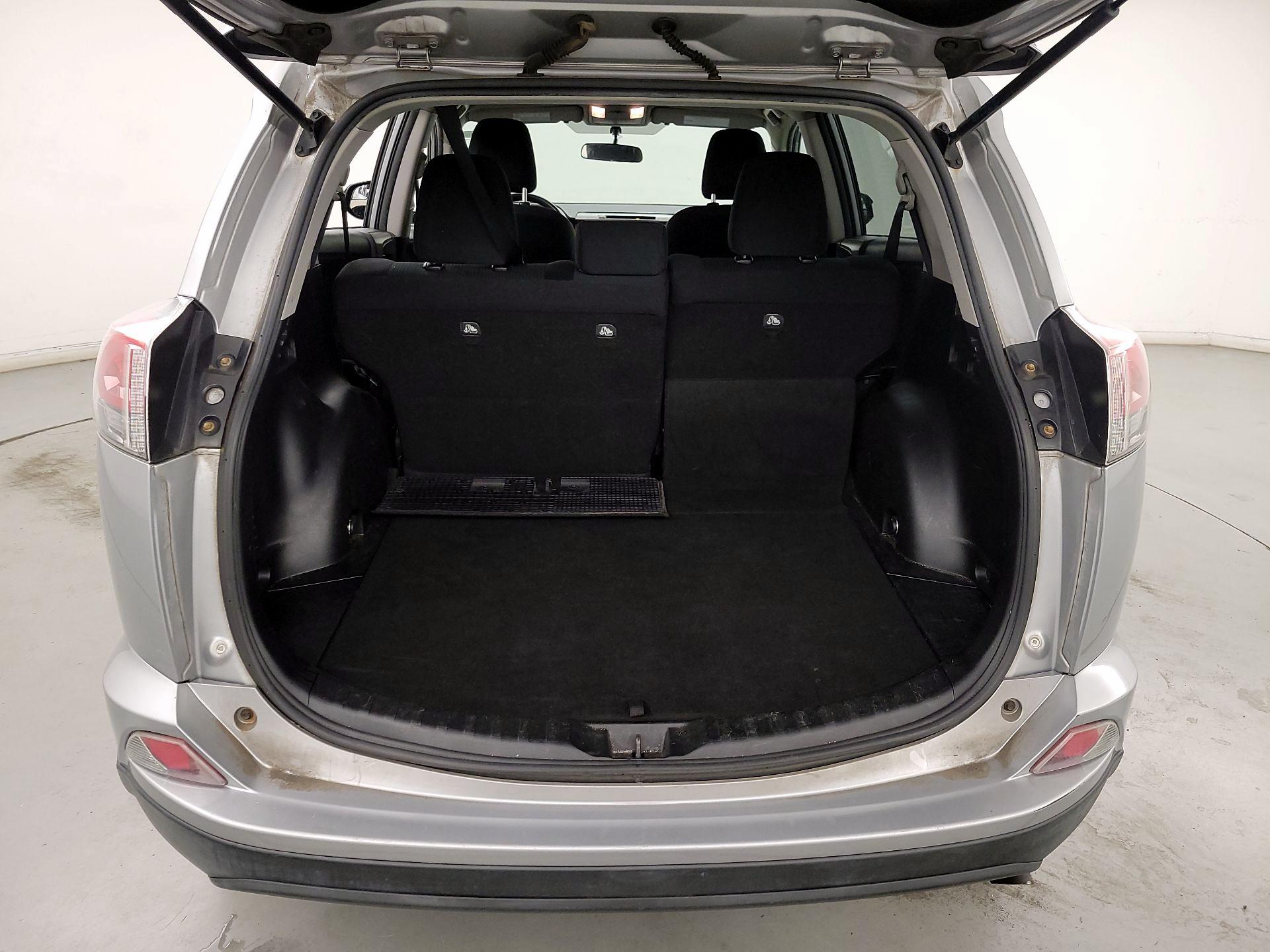 Thumbnail: 2016 Toyota RAV4 - 20