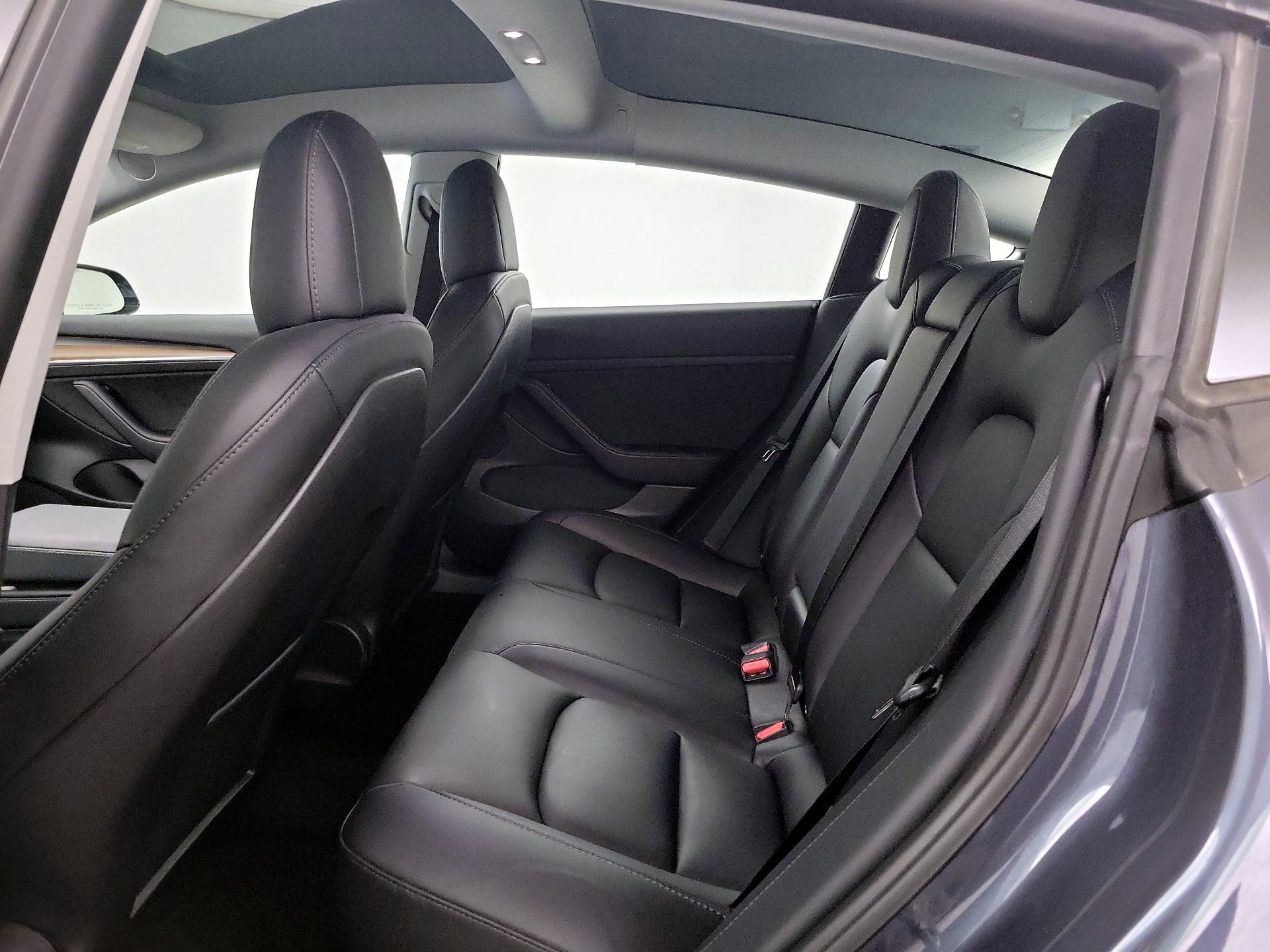 Thumbnail: 2023 Tesla Model 3 - 19