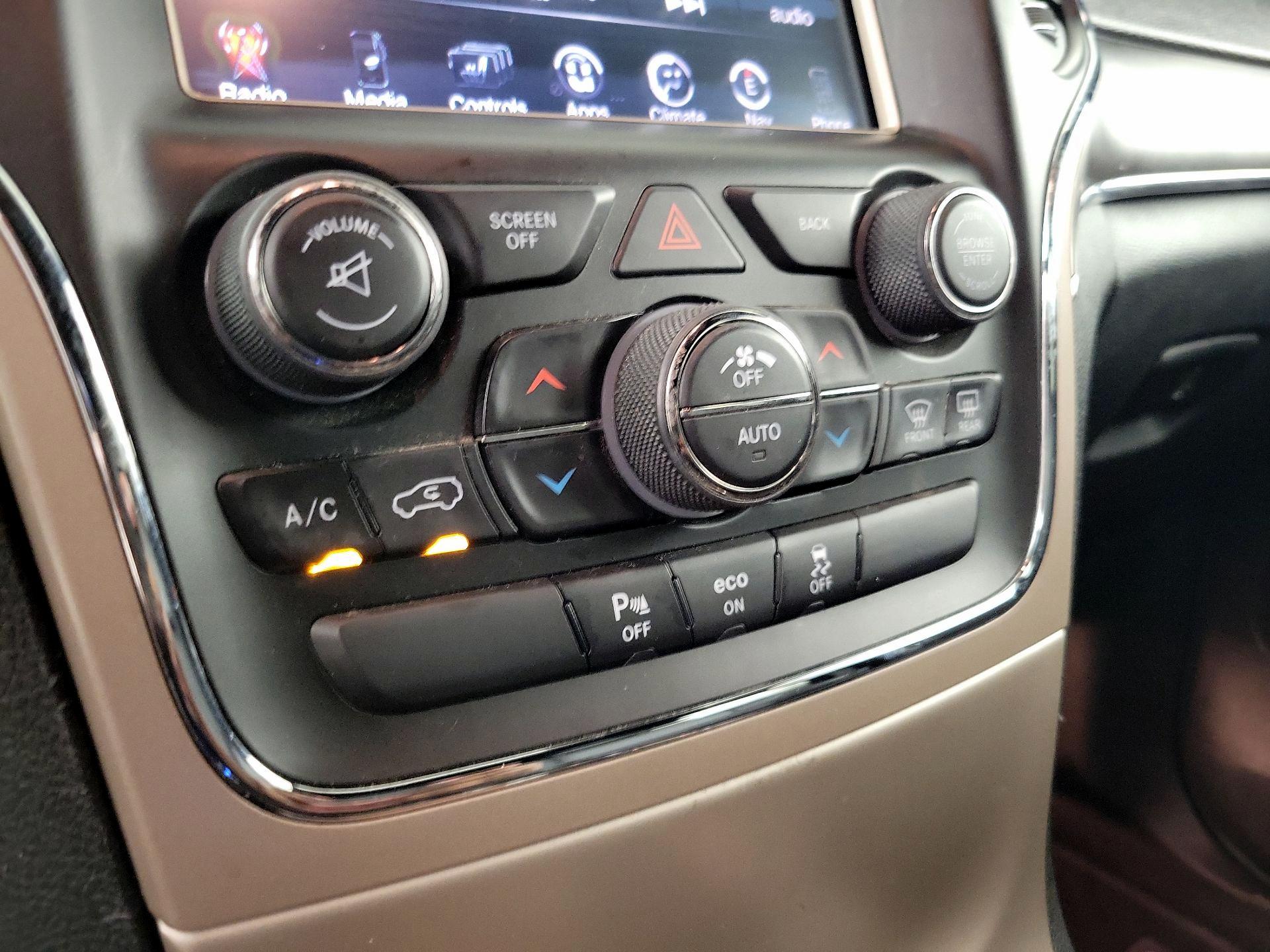 Thumbnail: 2014 Jeep Grand Cherokee - 15