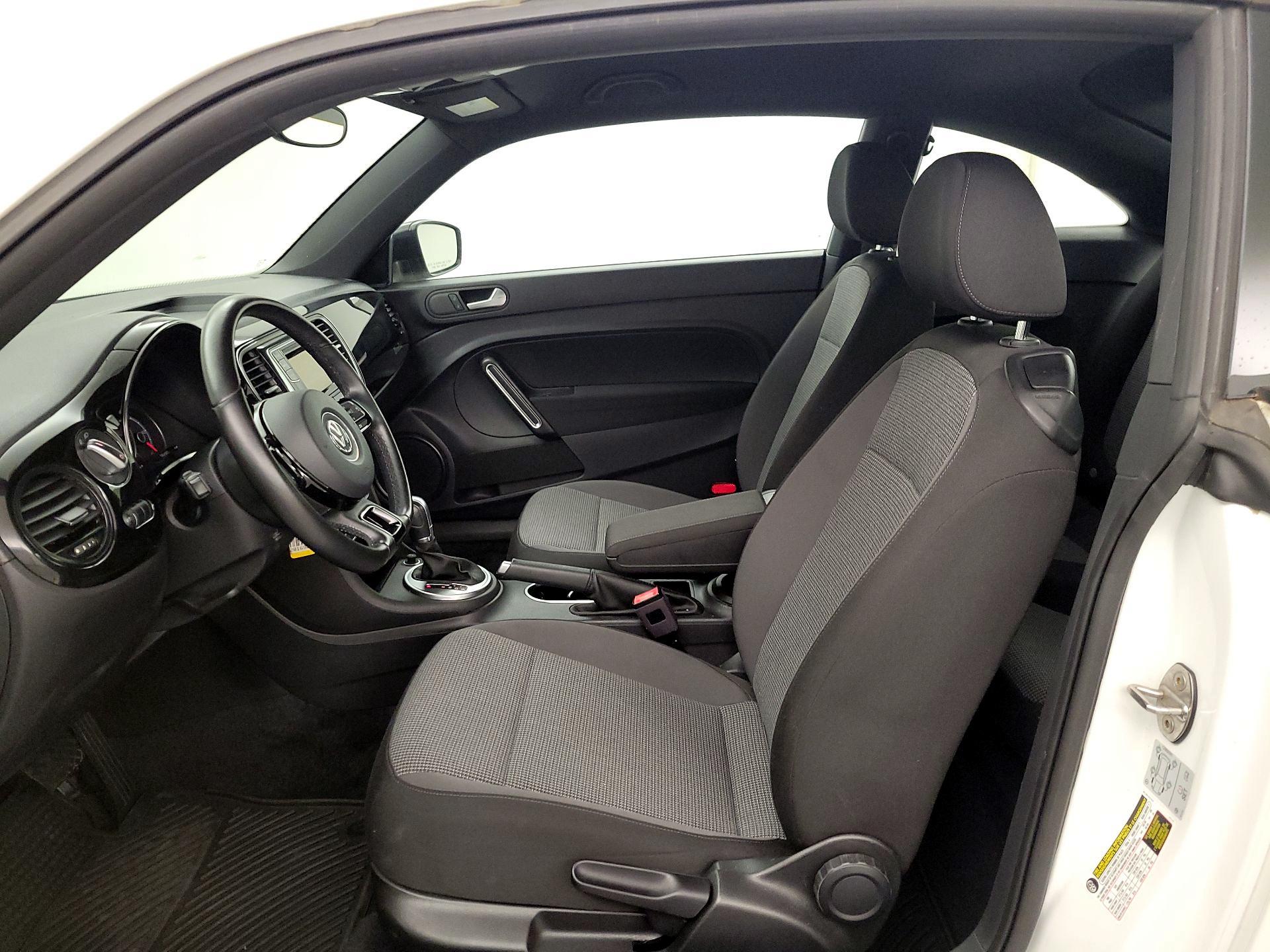 Thumbnail: 2018 Volkswagen Beetle - 11