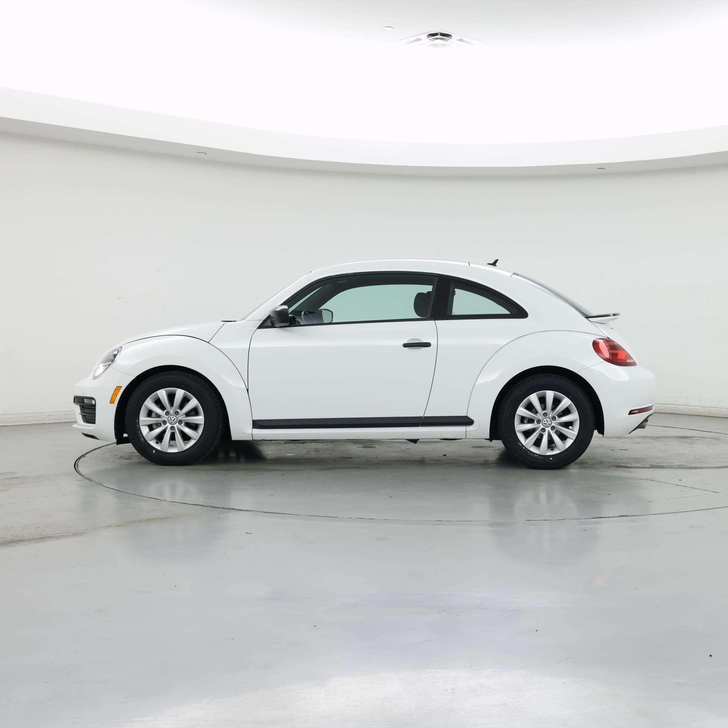 Thumbnail: 2018 Volkswagen Beetle - 3