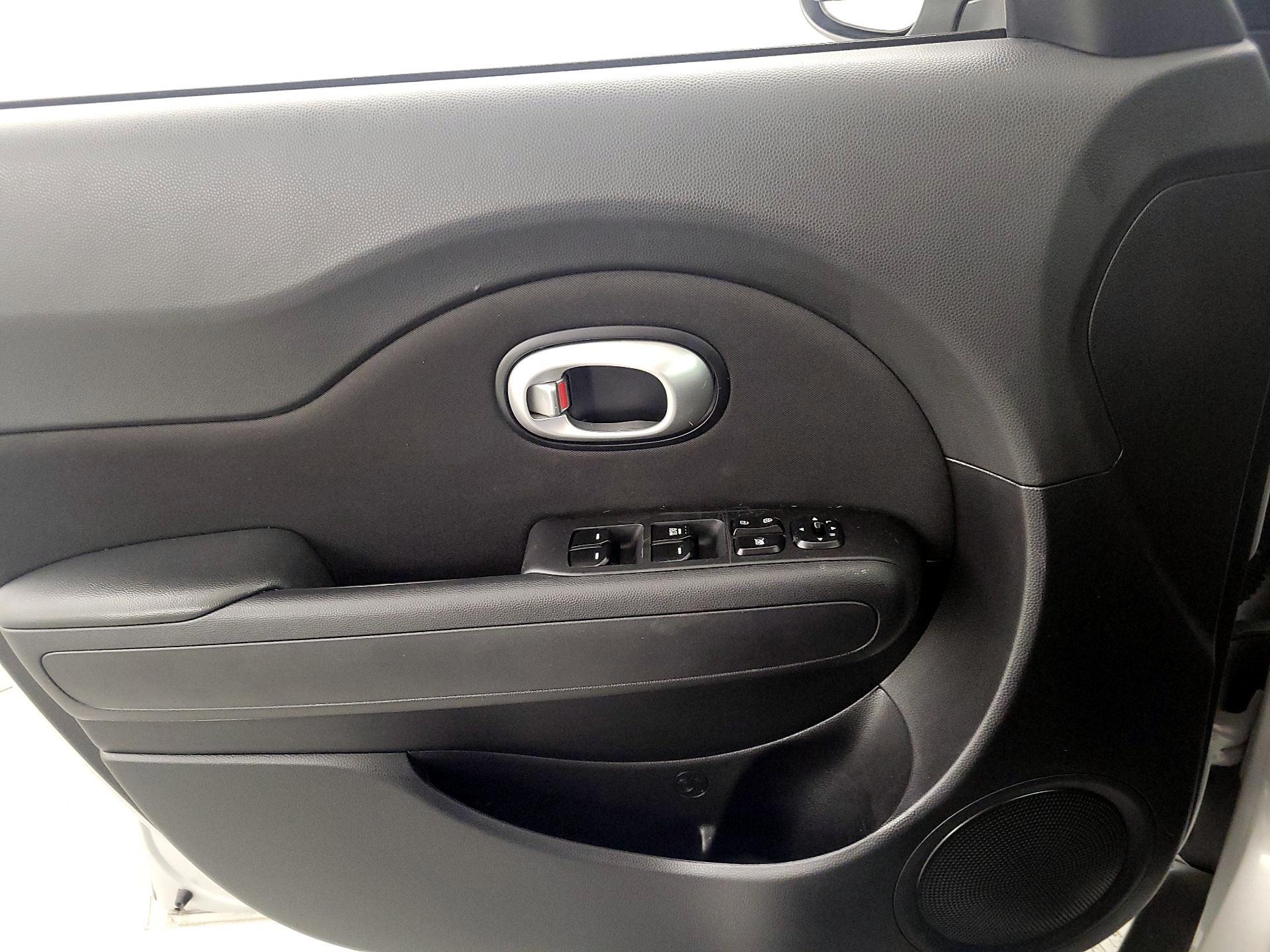 Thumbnail: 2016 Kia Soul - 12