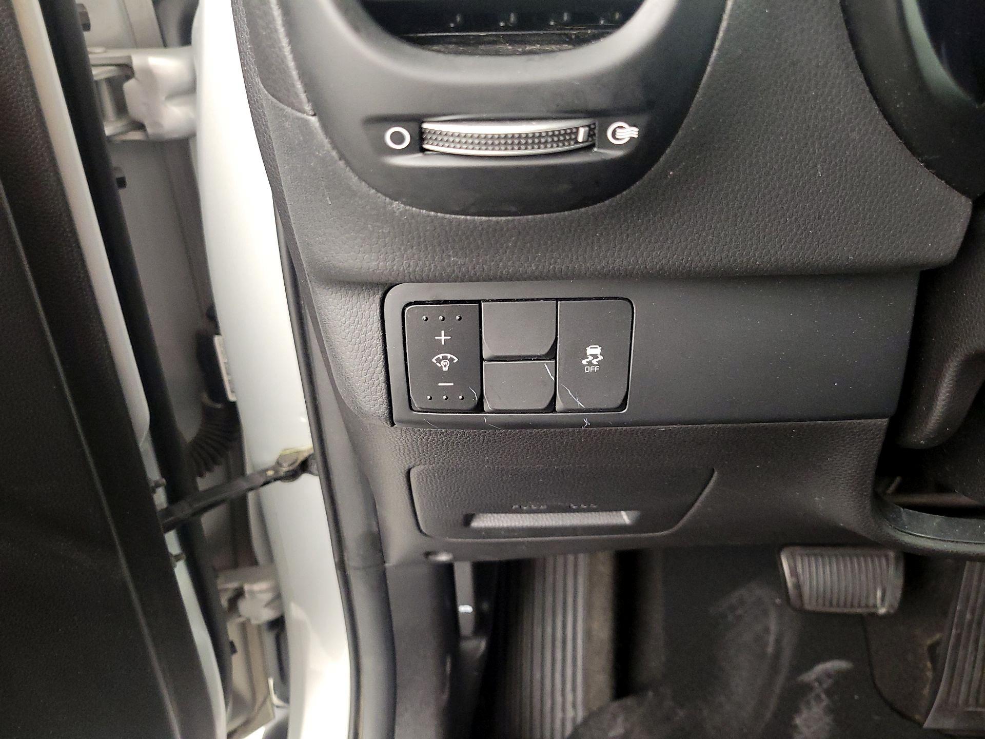 Thumbnail: 2016 Kia Soul - 13