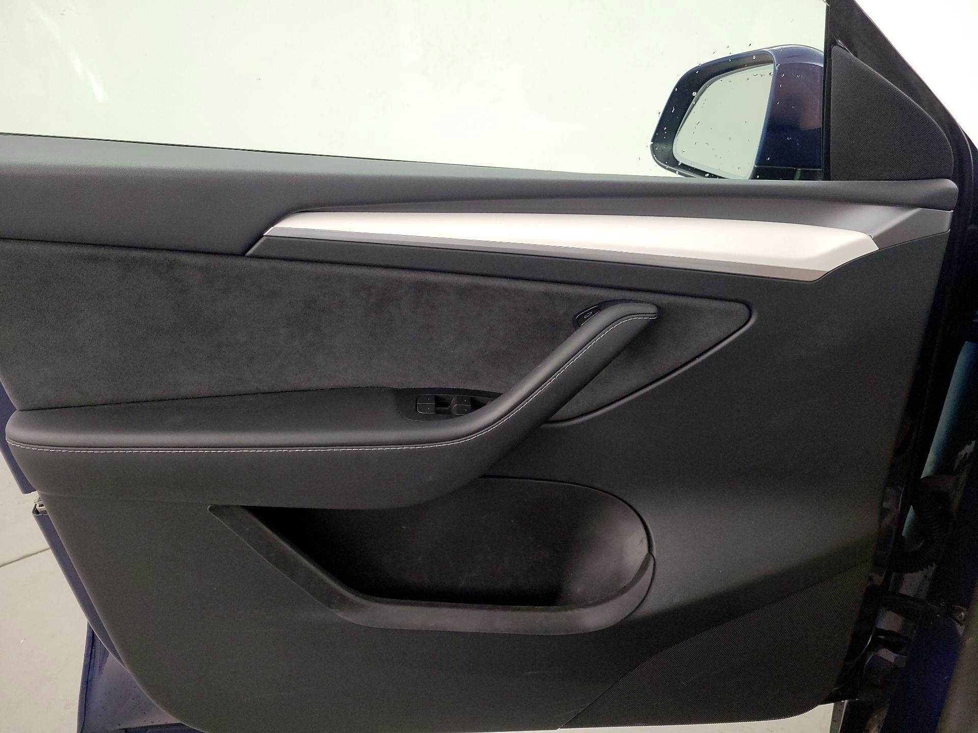 Thumbnail: 2023 Tesla Model Y - 12