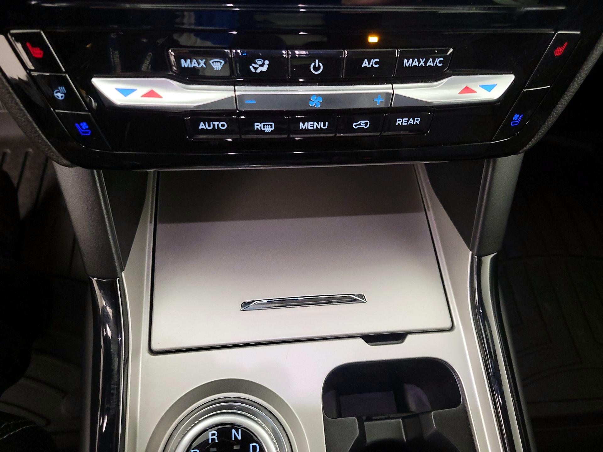 Thumbnail: 2023 Ford Explorer - 17