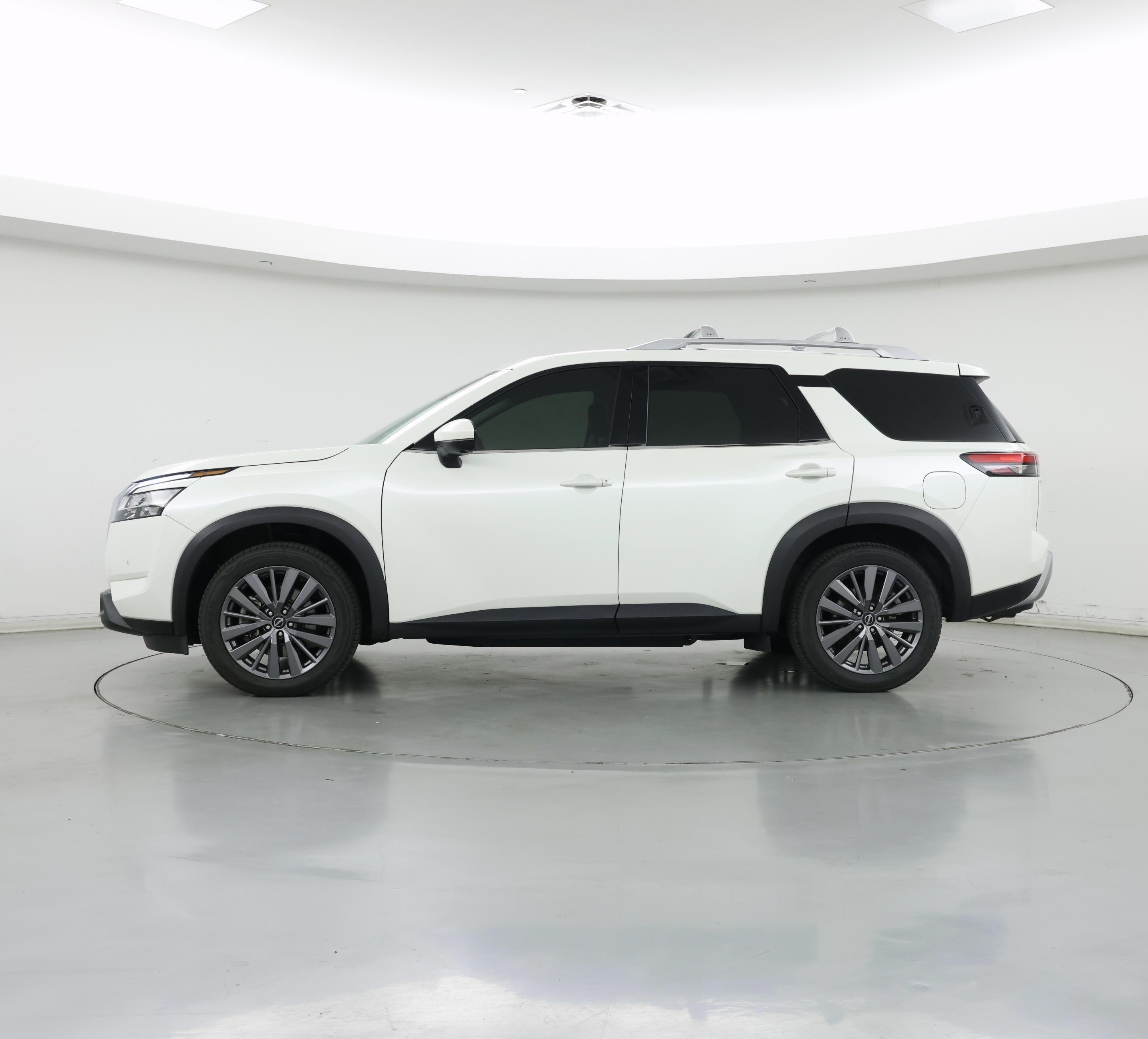 Thumbnail: 2023 Nissan Pathfinder - 3