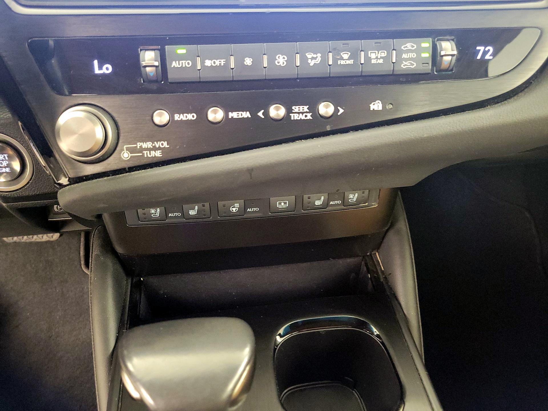 Thumbnail: 2024 Lexus ES - 17