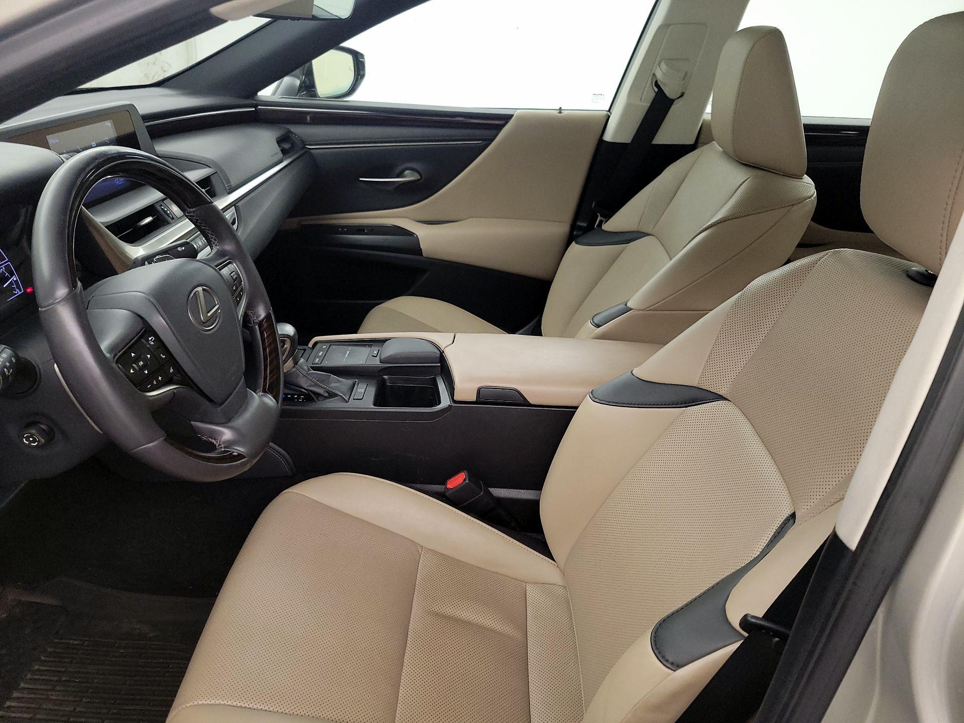 Thumbnail: 2021 Lexus ES - 11
