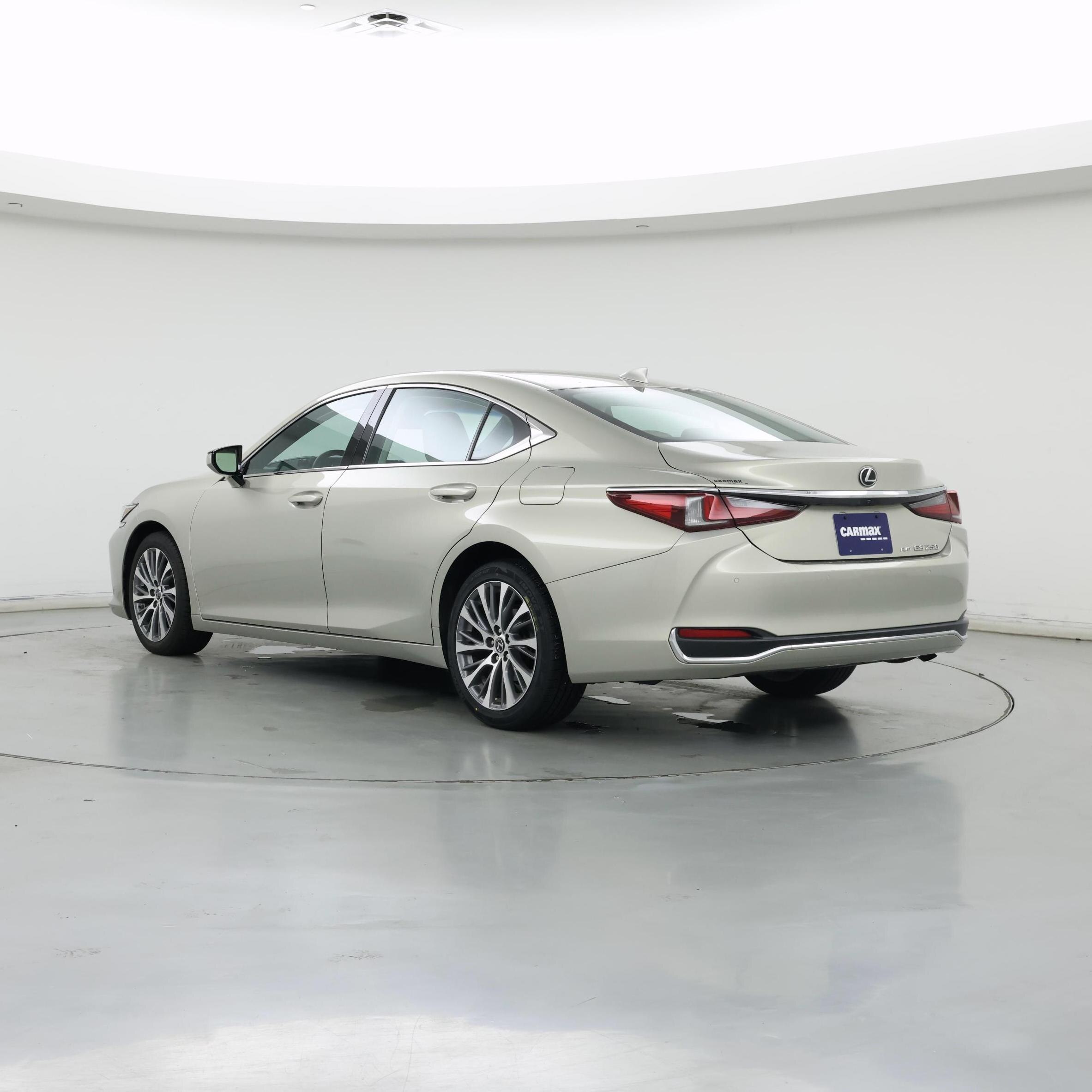 Thumbnail: 2021 Lexus ES - 2