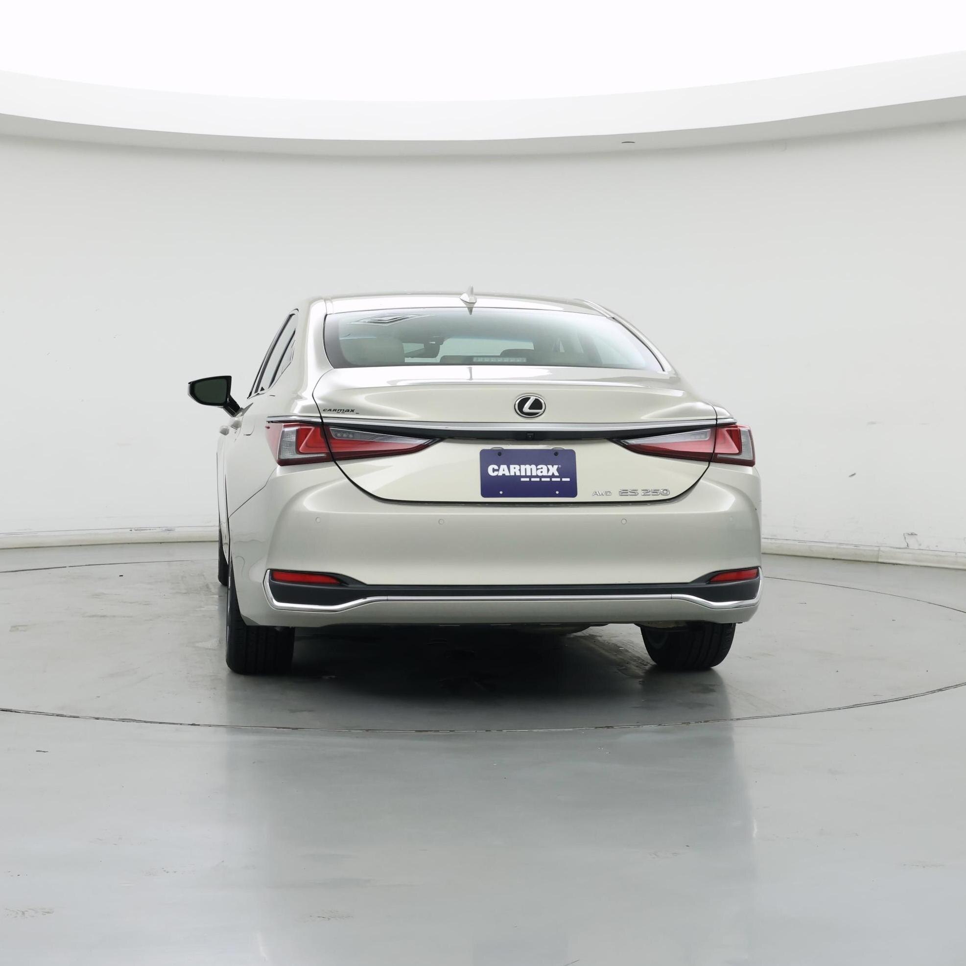 Thumbnail: 2021 Lexus ES - 6