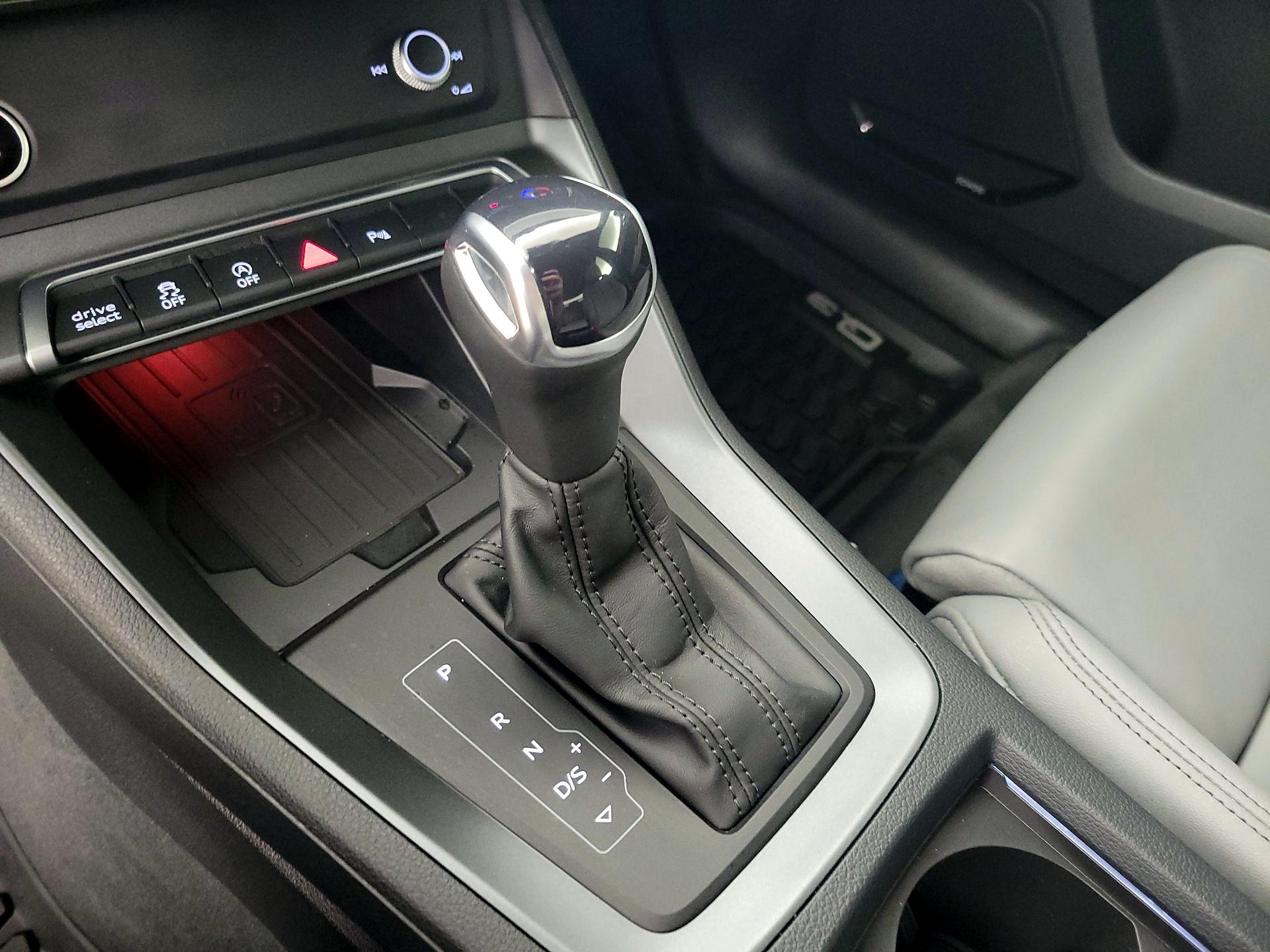 Thumbnail: 2024 Audi Q3 - 18