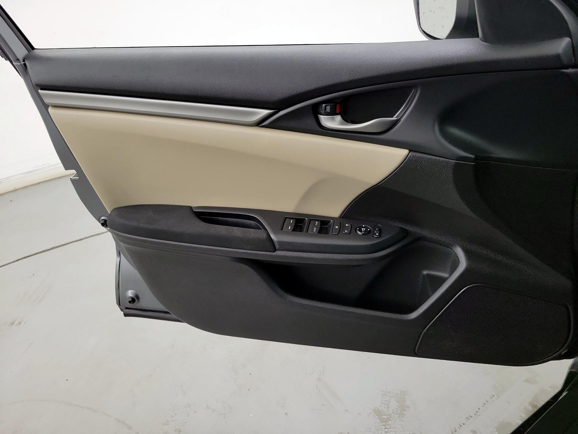 Thumbnail: 2017 Honda Civic - 12