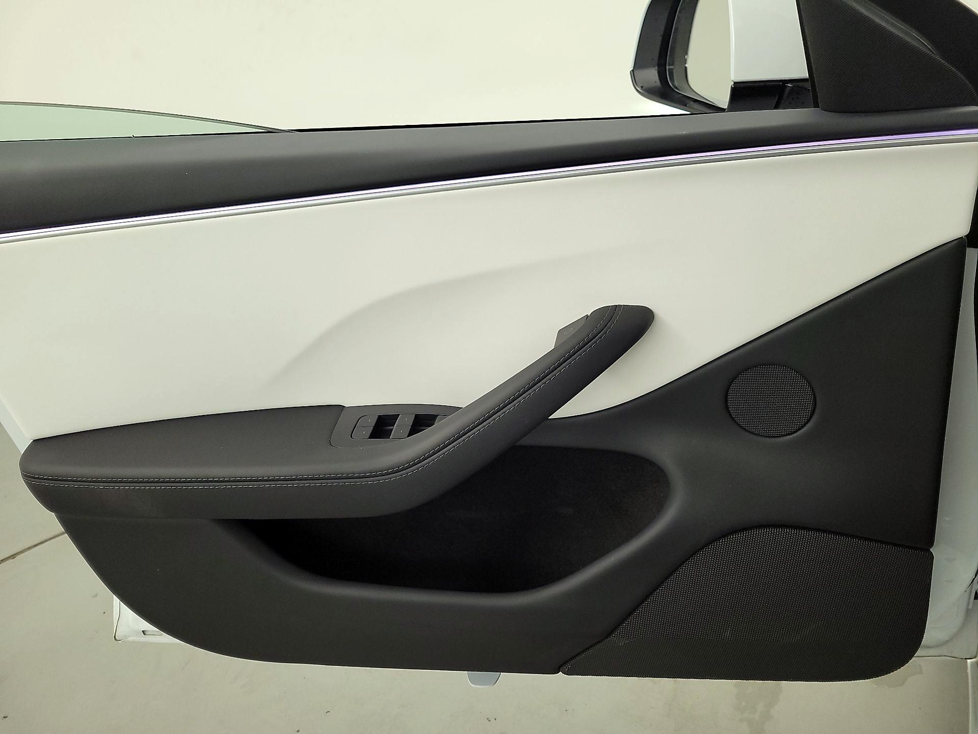 Thumbnail: 2025 Tesla Model 3 - 12