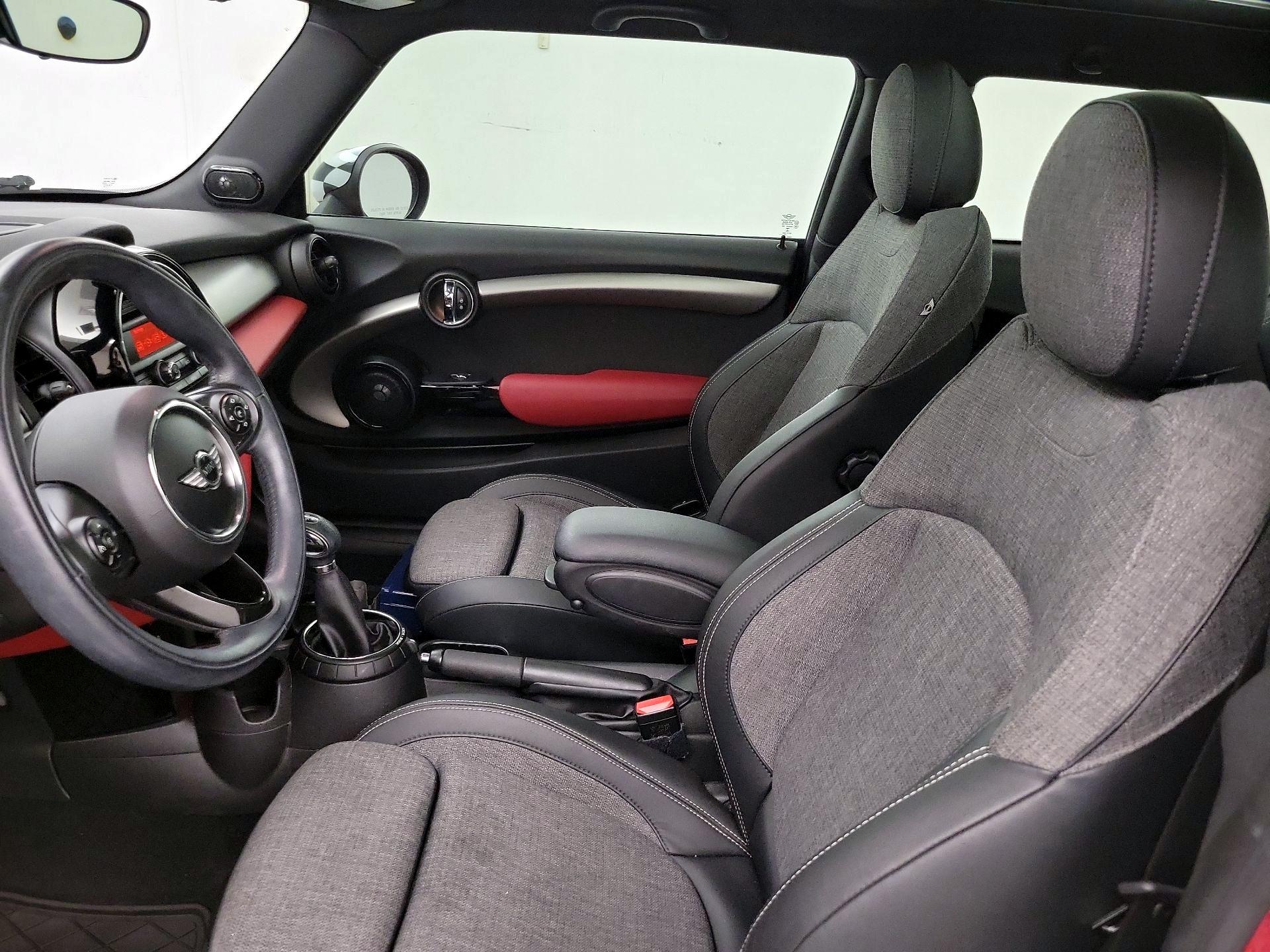 Thumbnail: 2015 MINI Cooper Hardtop - 11