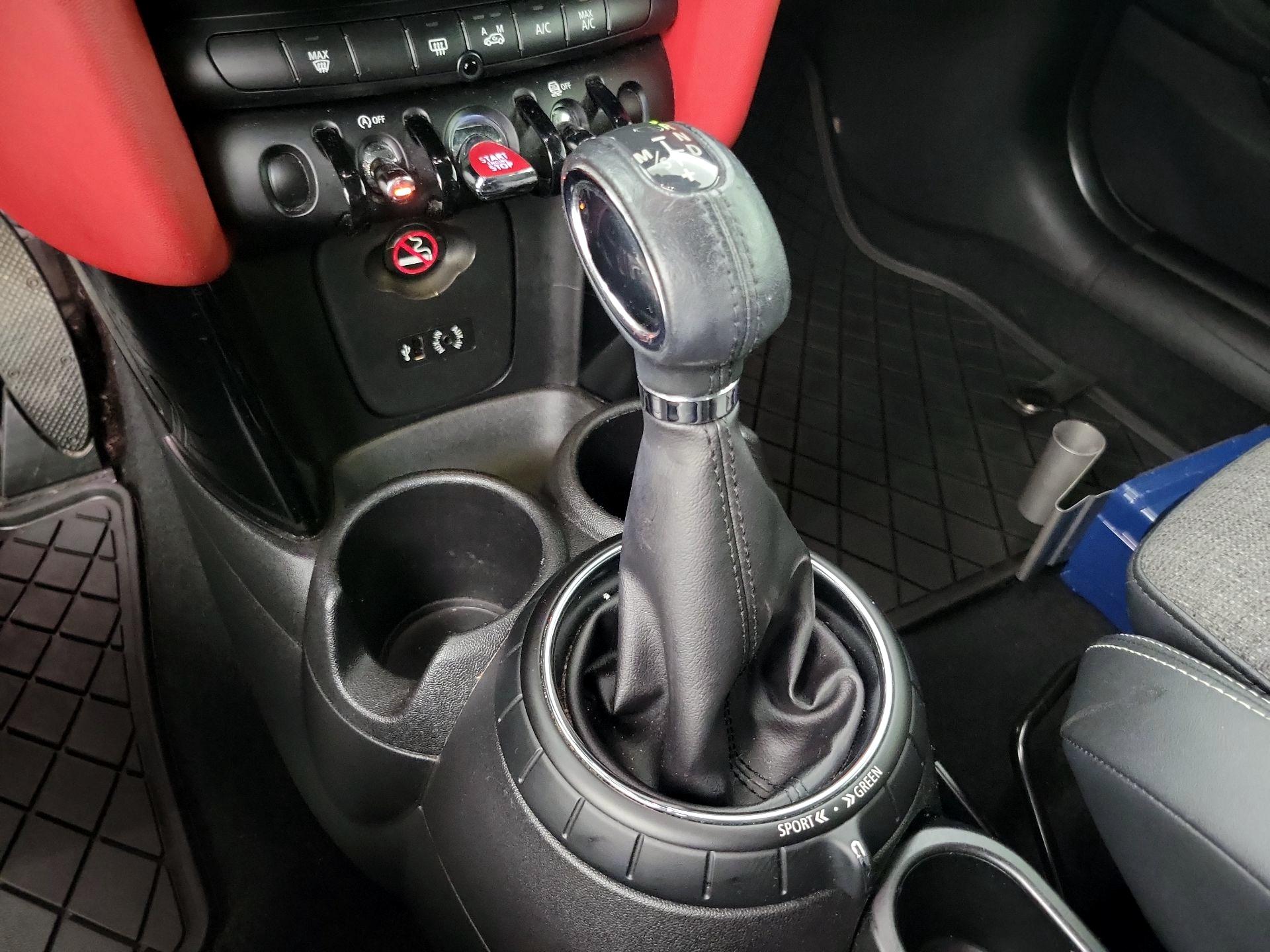 Thumbnail: 2015 MINI Cooper Hardtop - 16