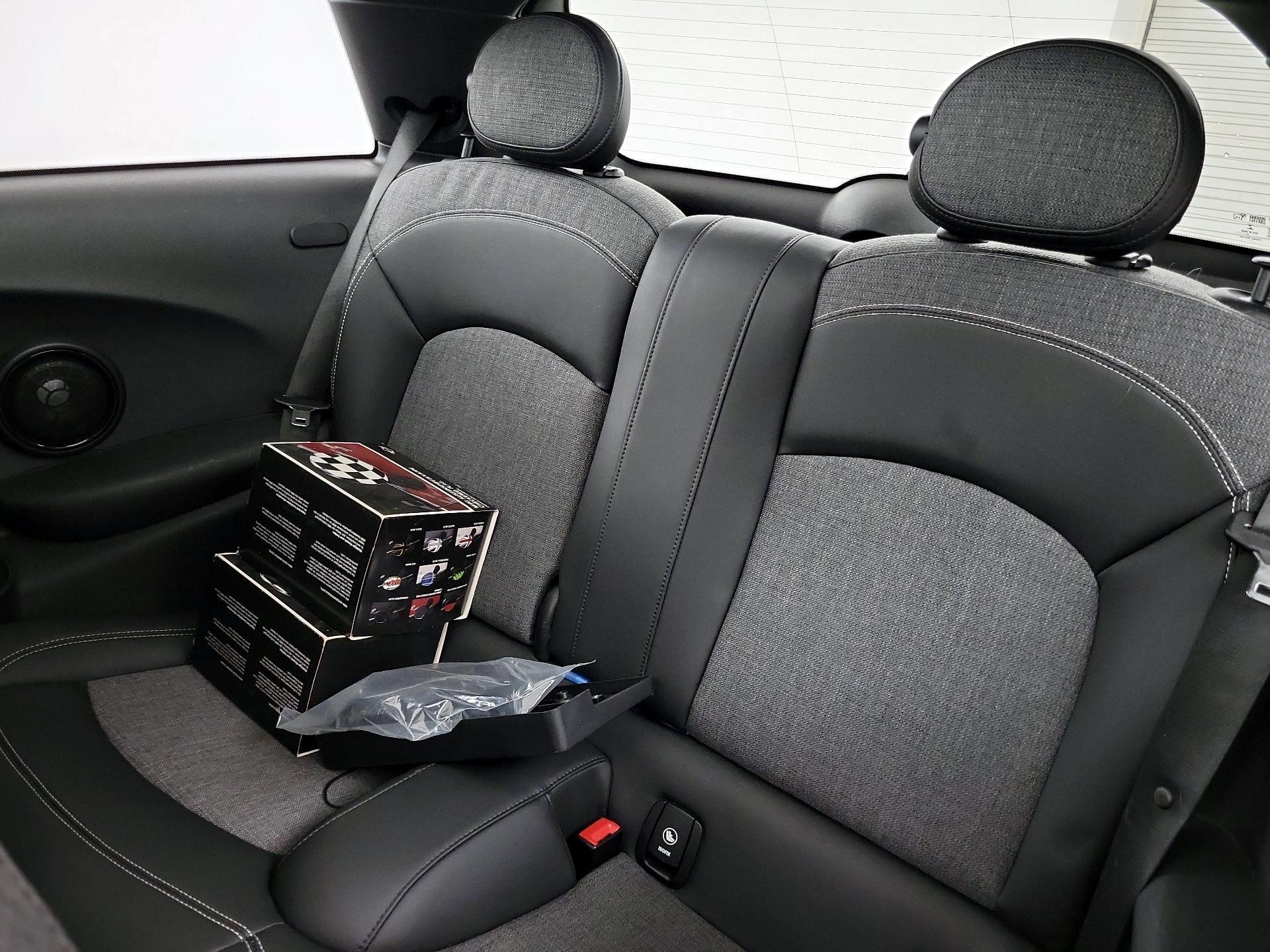 Thumbnail: 2015 MINI Cooper Hardtop - 19