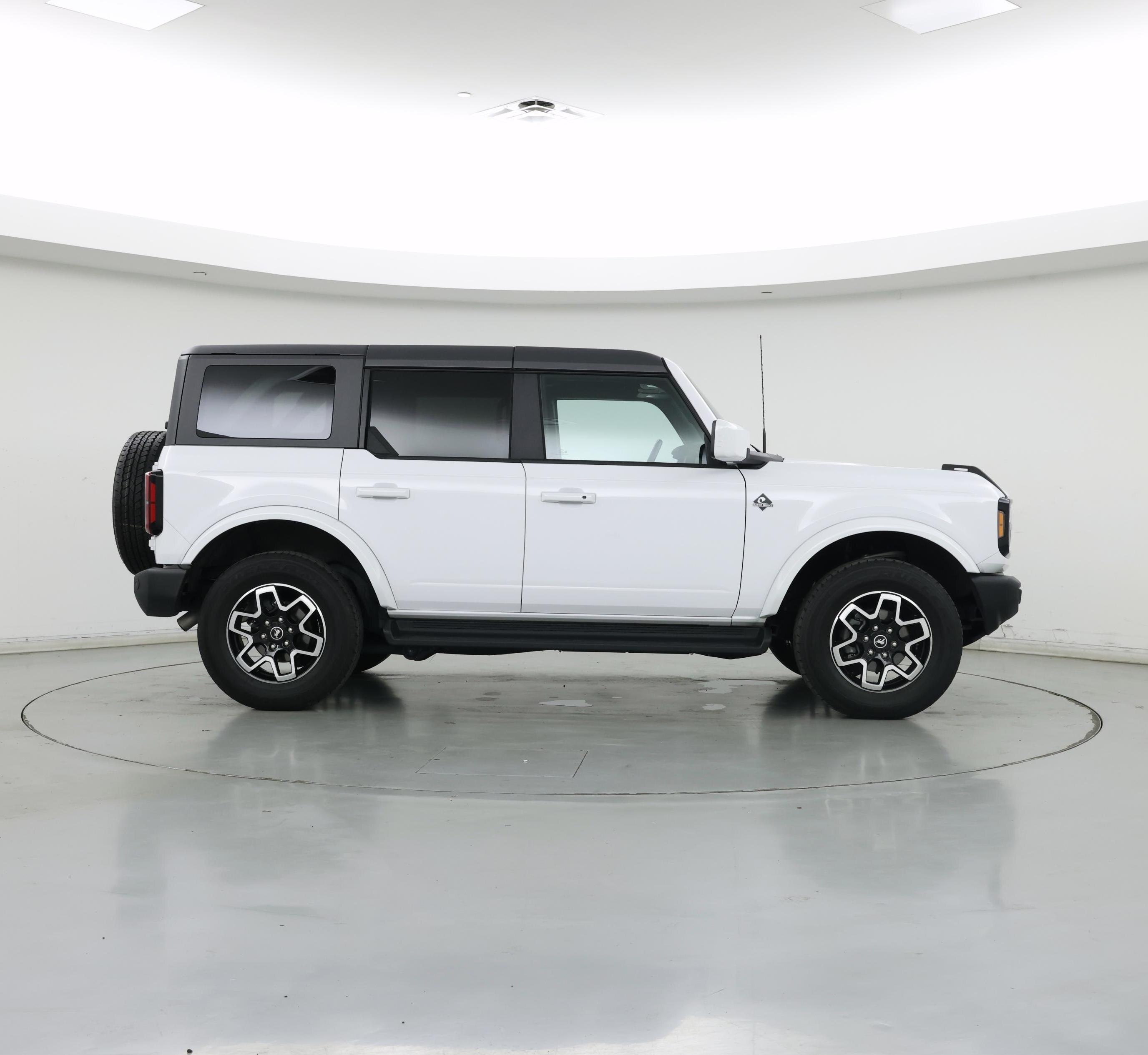 Thumbnail: 2025 Ford Bronco - 7