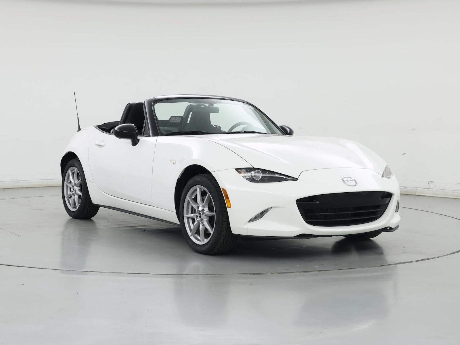 2016 Mazda MX-5 Miata Sport - Photo 2
