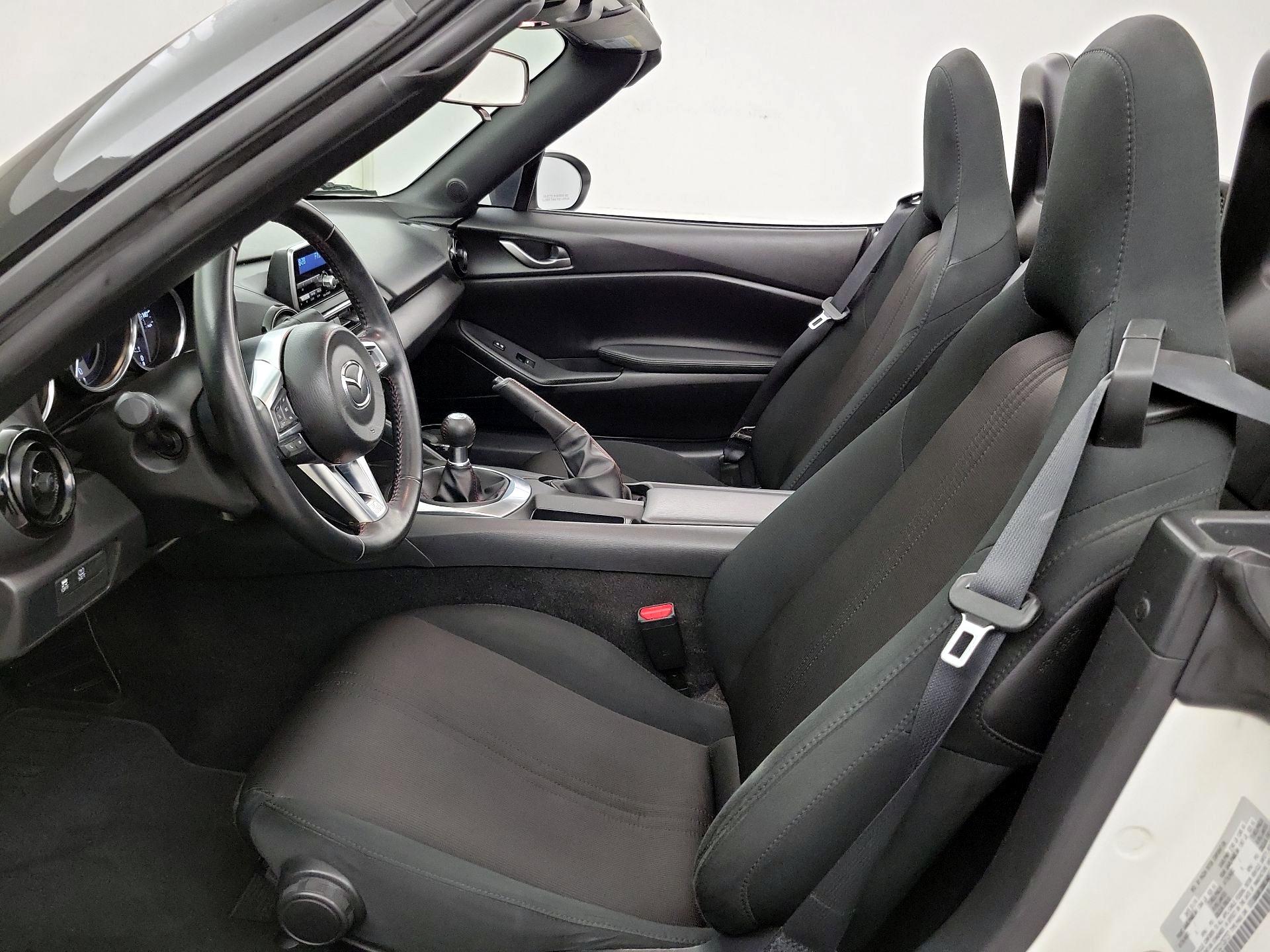 Thumbnail: 2016 Mazda MX-5 Miata - 11