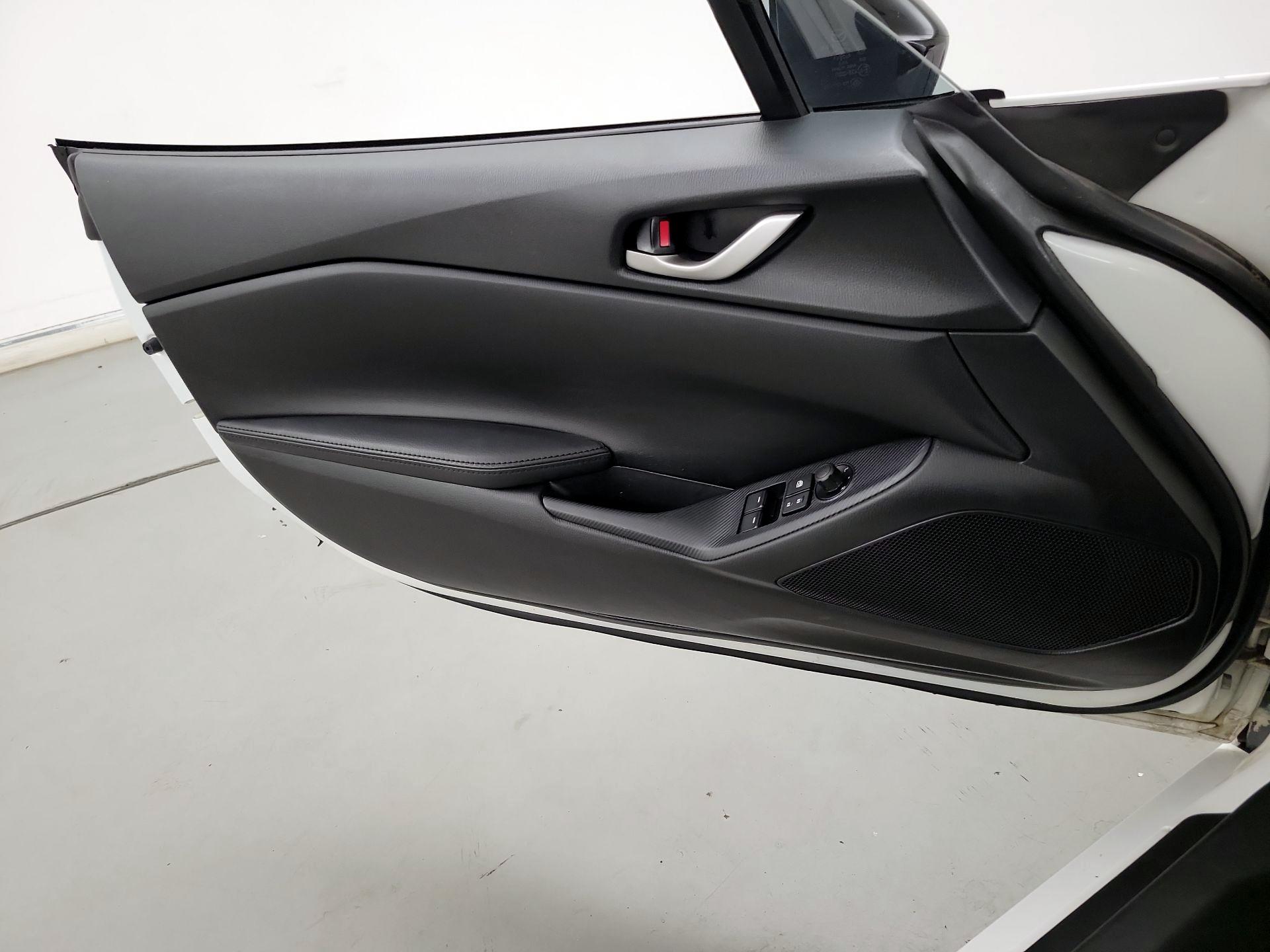 Thumbnail: 2016 Mazda MX-5 Miata - 12