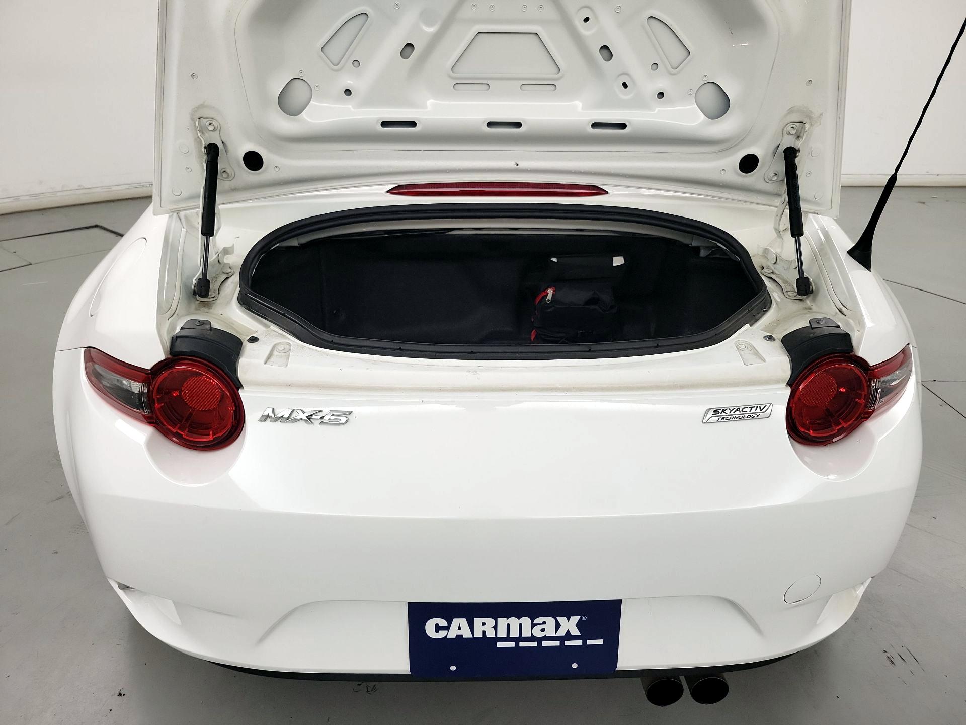 Thumbnail: 2016 Mazda MX-5 Miata - 18