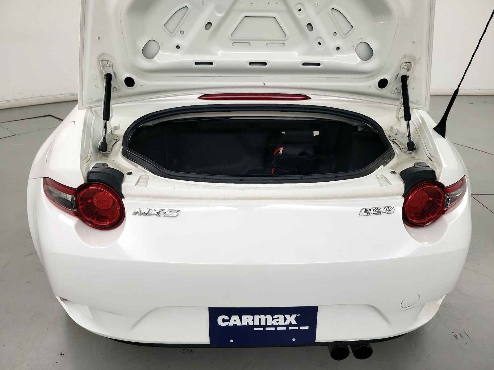 2016 Mazda MX-5 Miata Sport - Photo 19