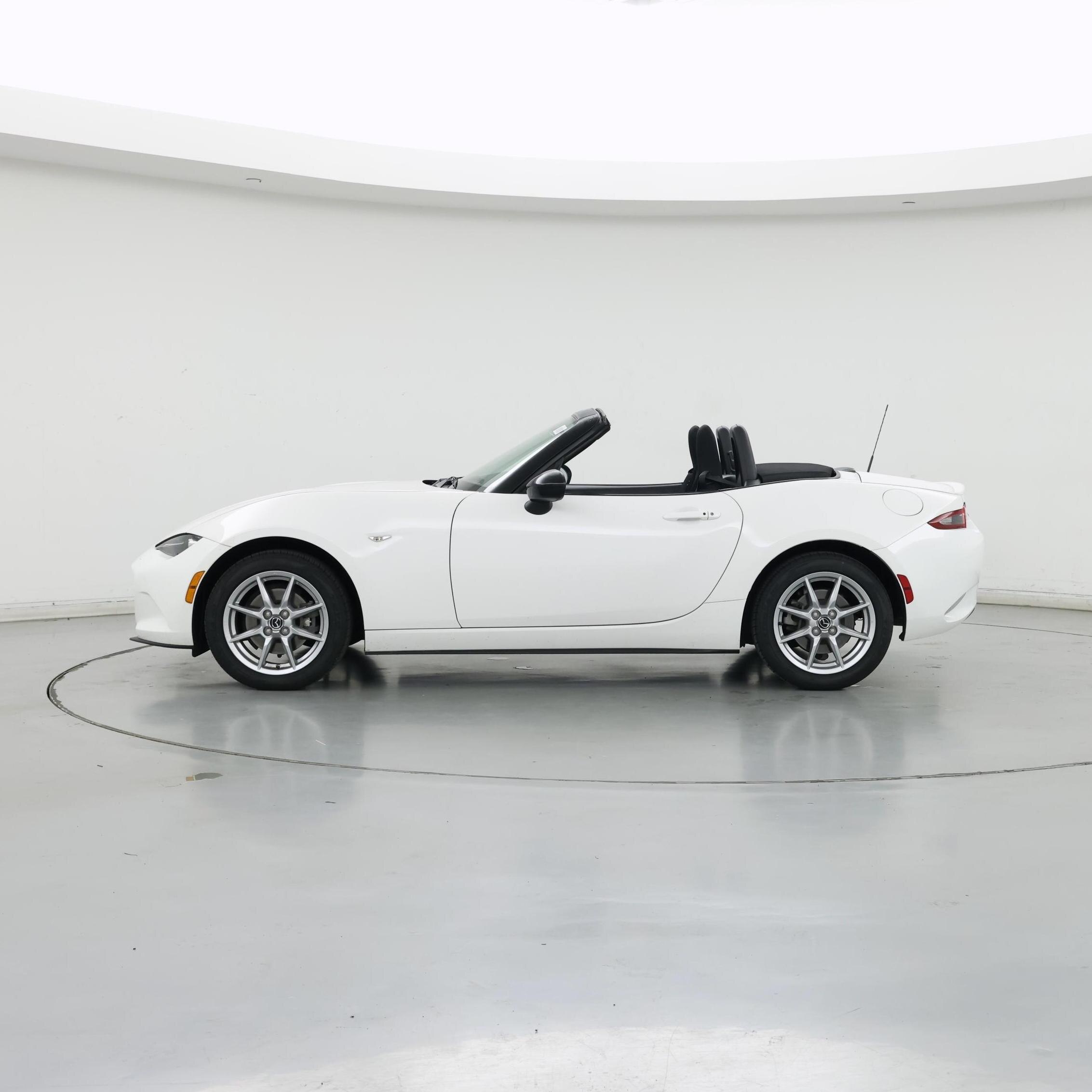 Thumbnail: 2016 Mazda MX-5 Miata - 3