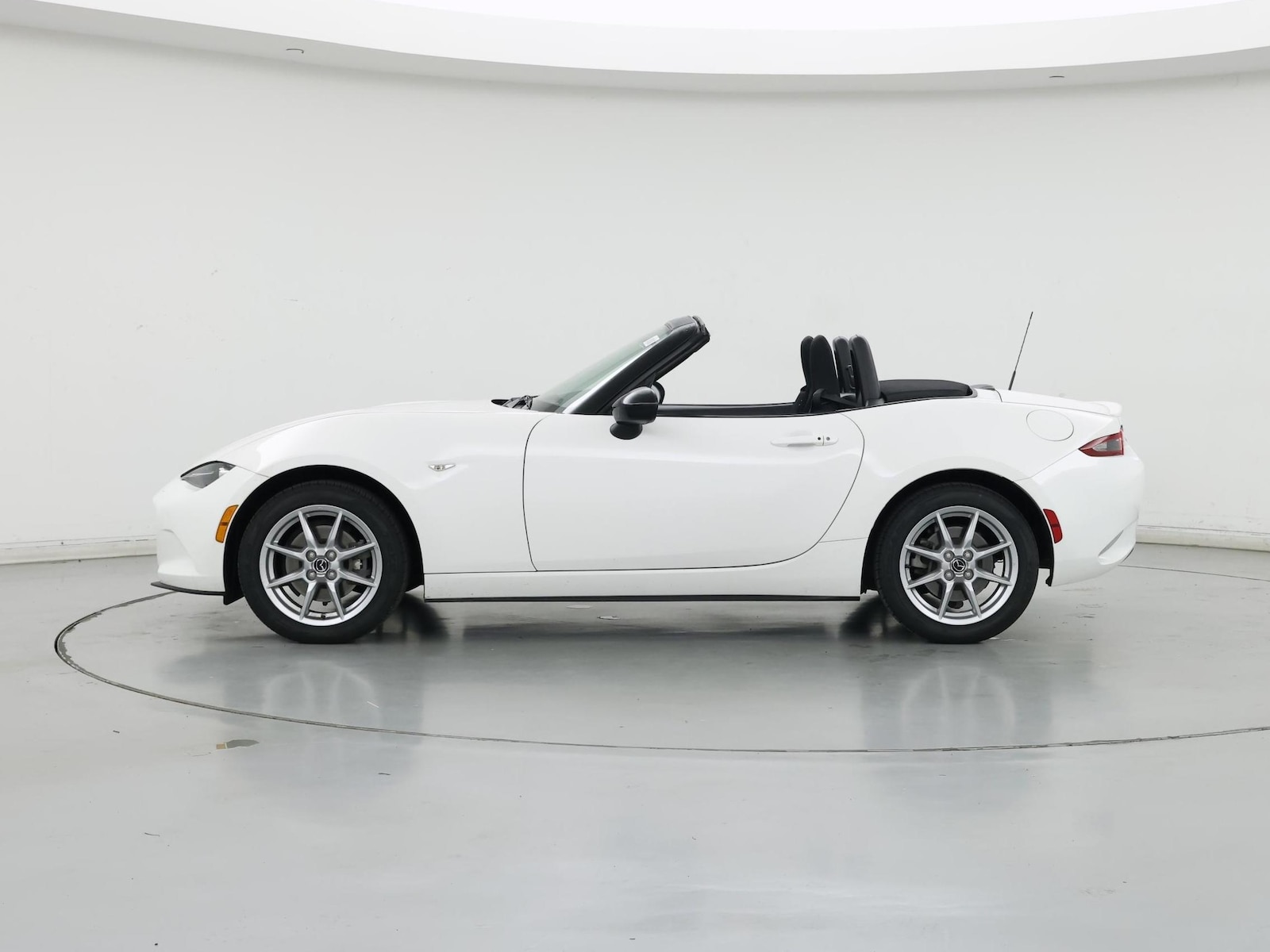 2016 Mazda MX-5 Miata Sport - Photo 4