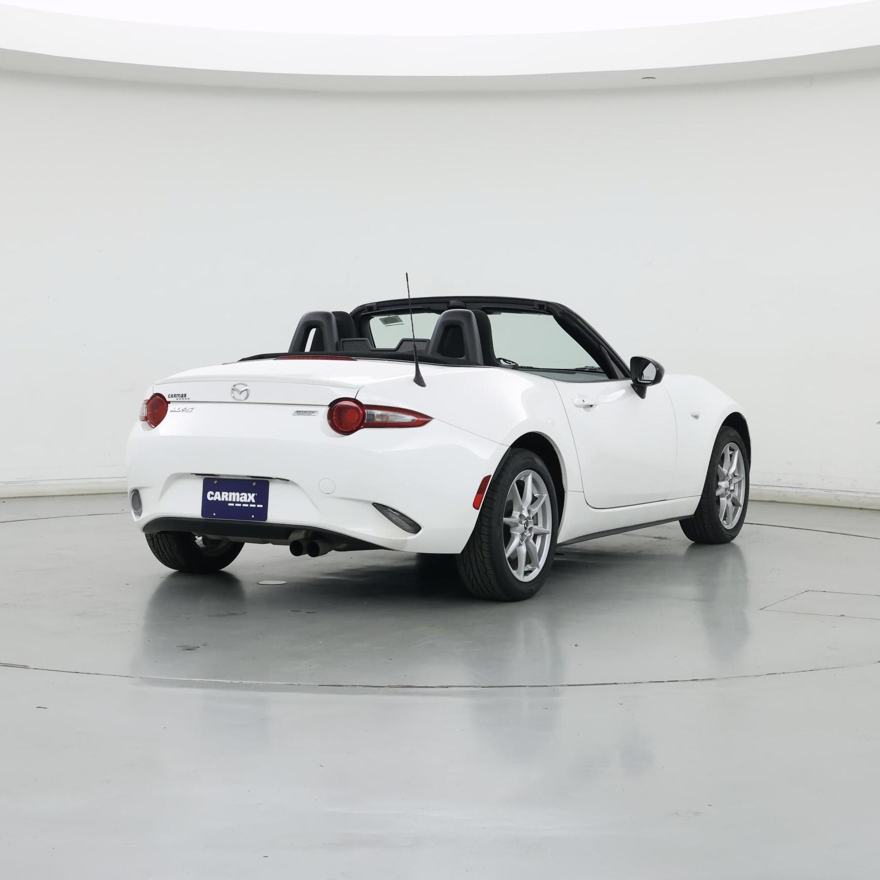 Thumbnail: 2016 Mazda MX-5 Miata - 8
