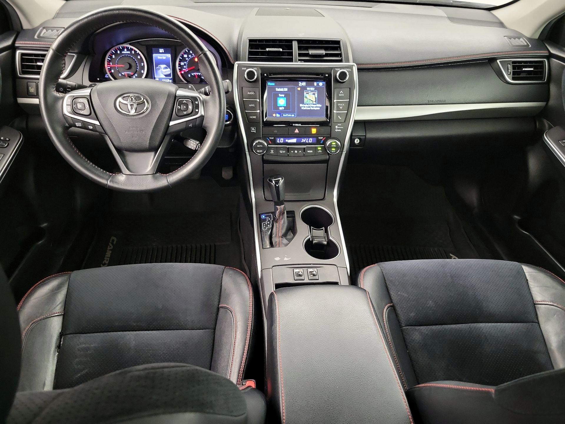 Thumbnail: 2017 Toyota Camry - 9