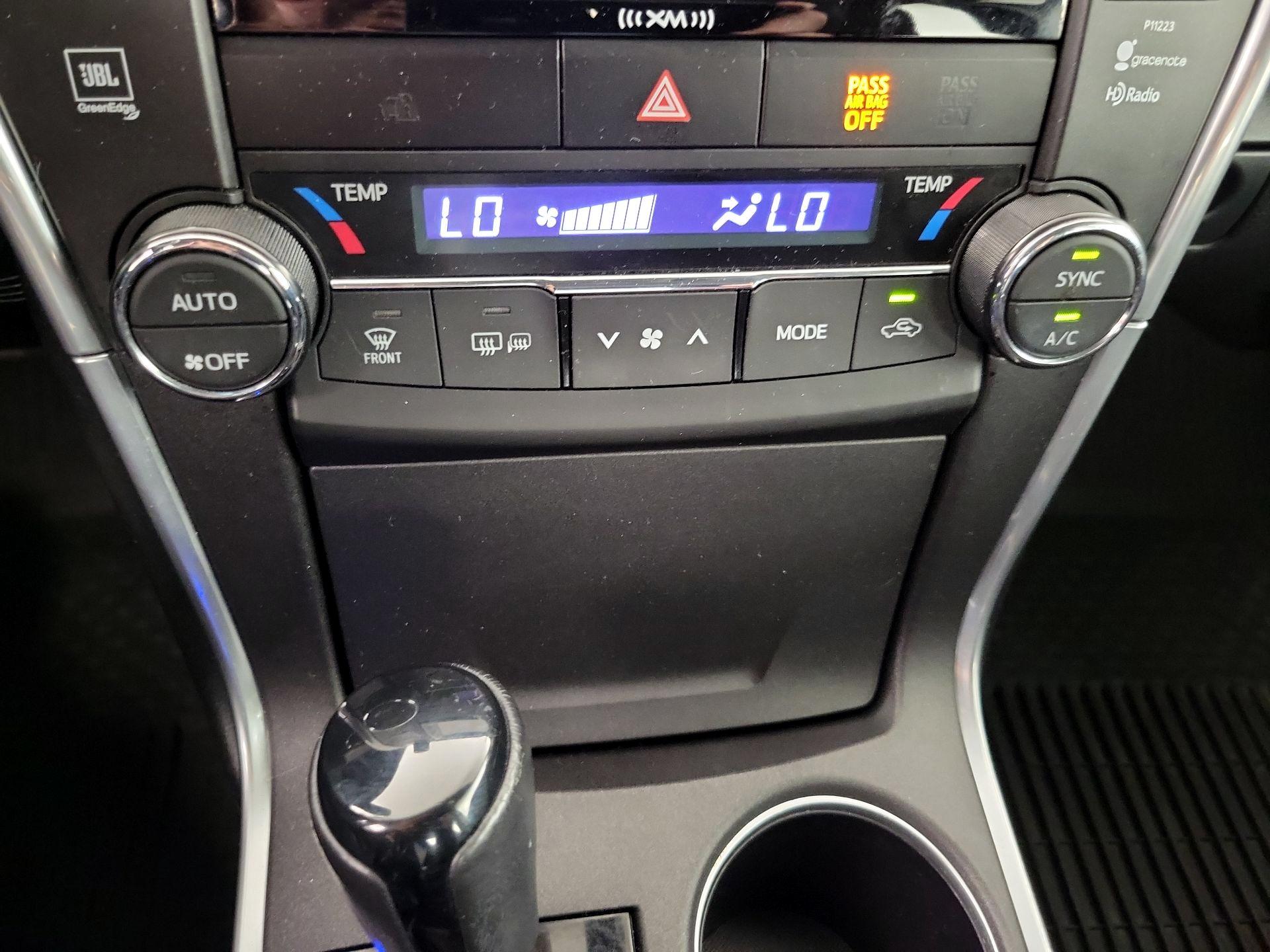 Thumbnail: 2017 Toyota Camry - 16