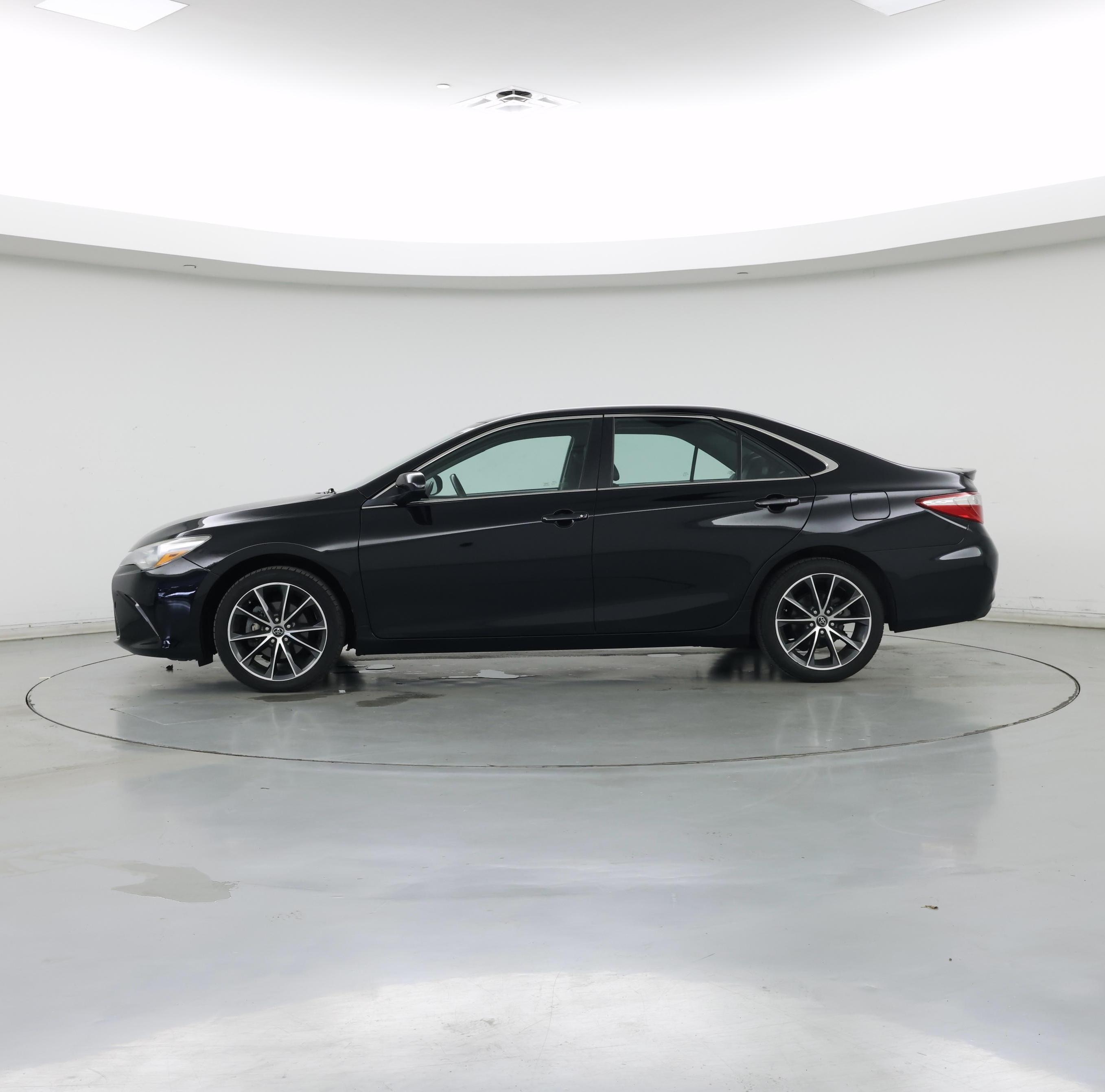 Thumbnail: 2017 Toyota Camry - 3