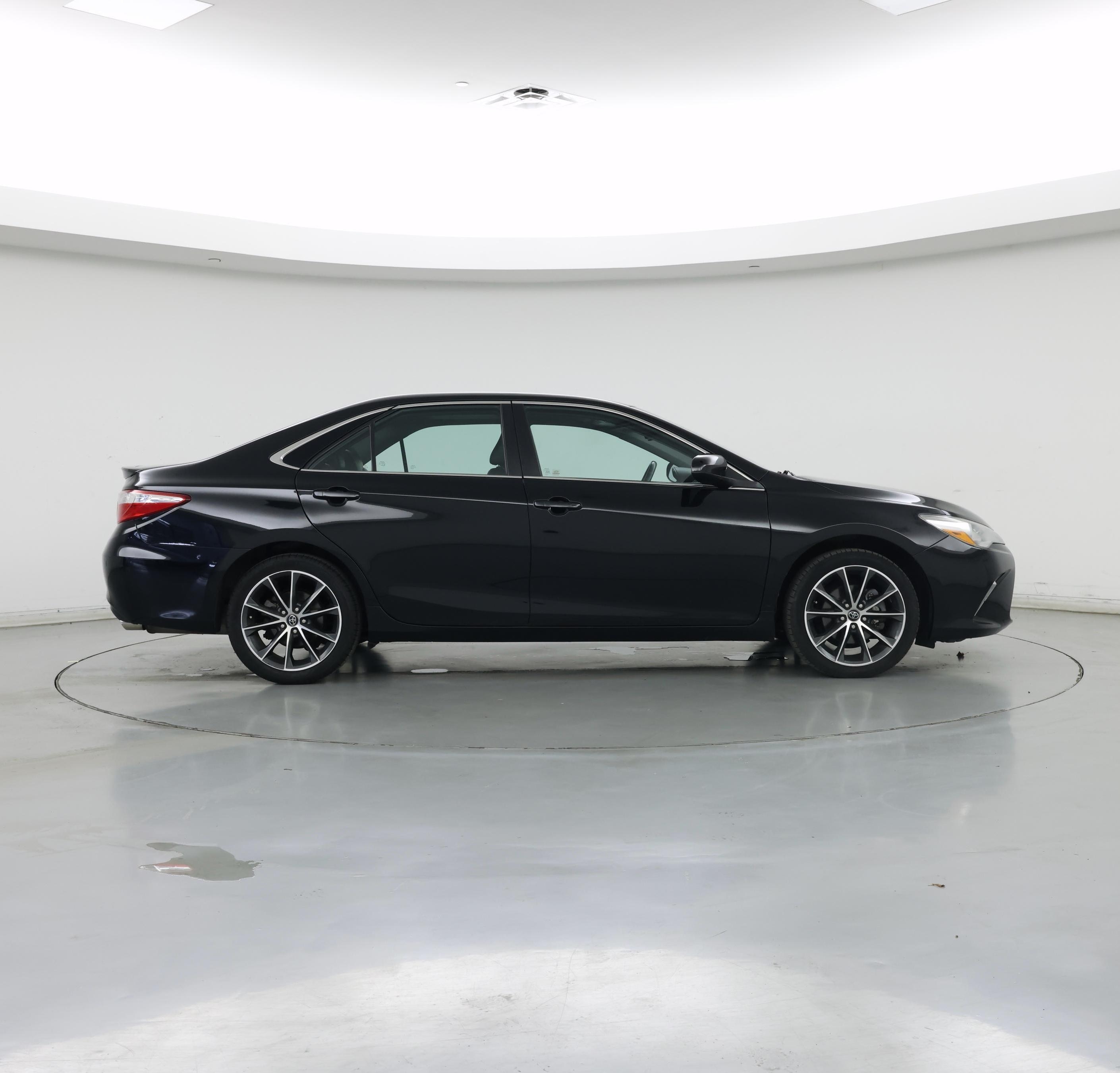 Thumbnail: 2017 Toyota Camry - 7