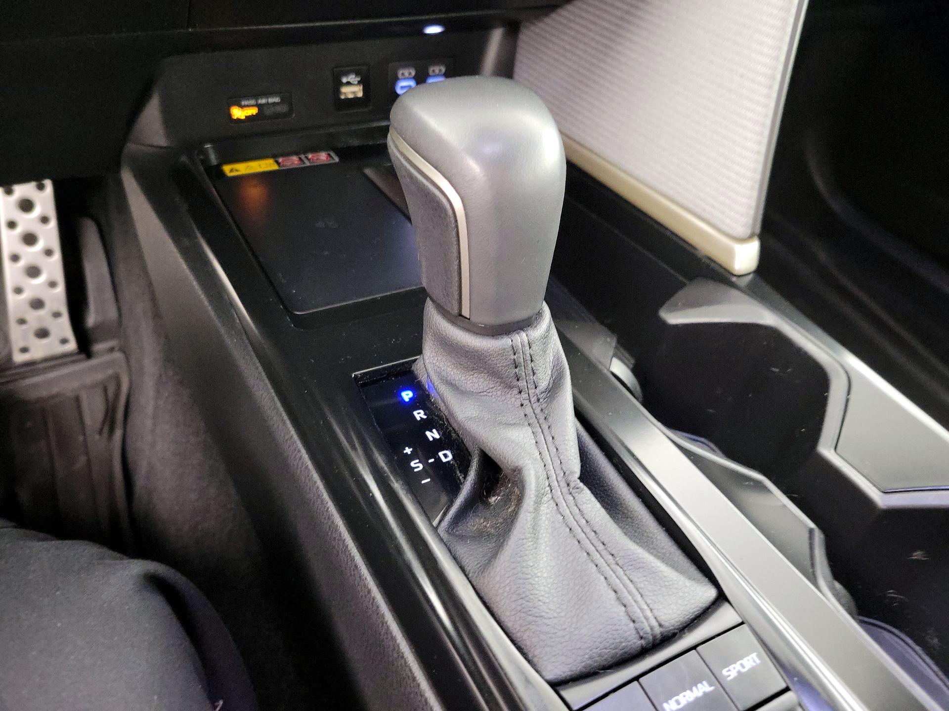 Thumbnail: 2025 Toyota Camry - 18