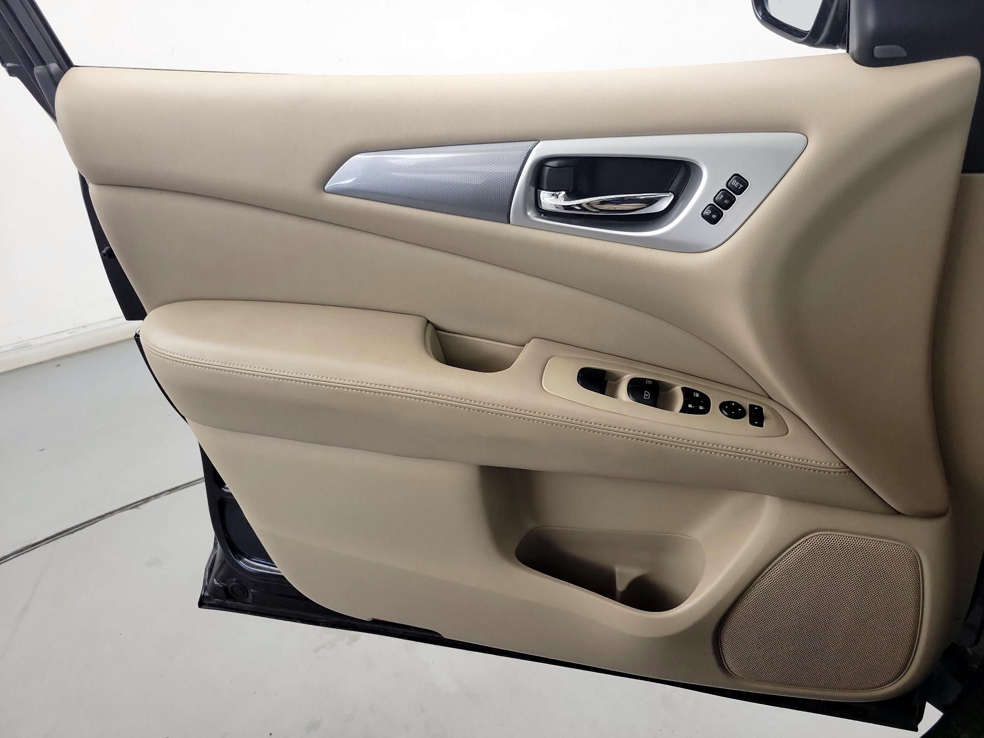 Thumbnail: 2017 Nissan Pathfinder - 12