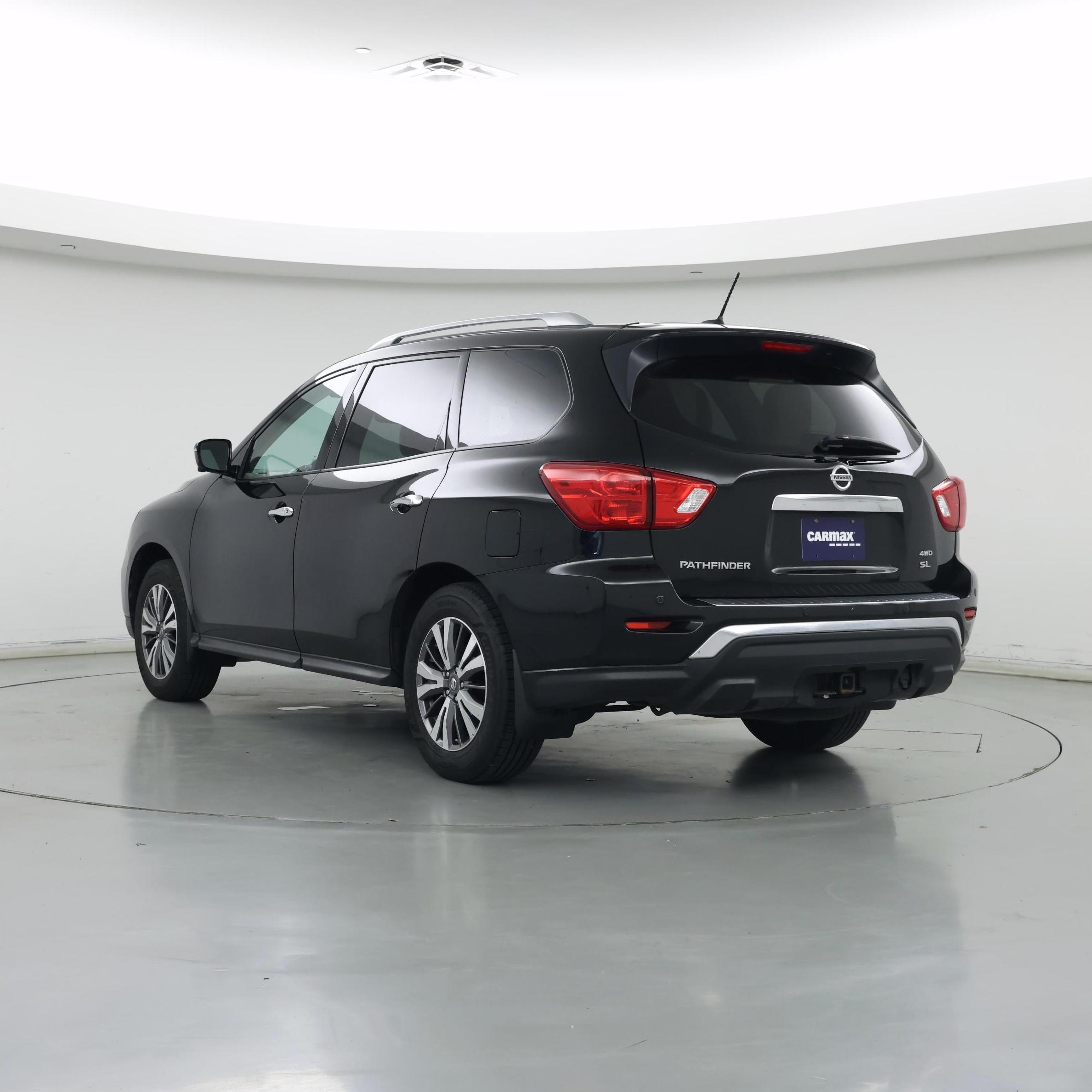 Thumbnail: 2017 Nissan Pathfinder - 2