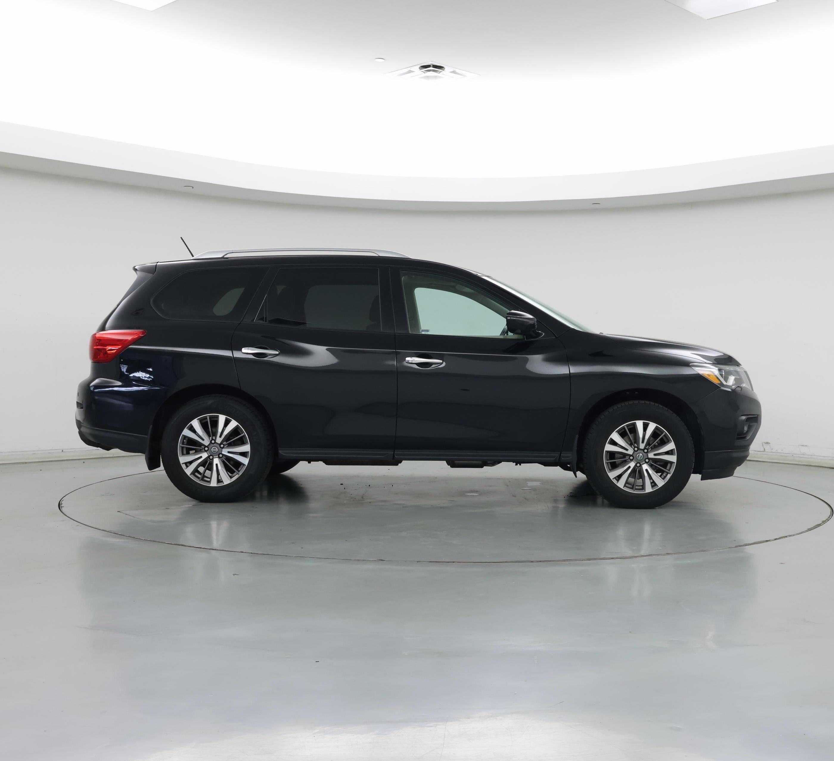 Thumbnail: 2017 Nissan Pathfinder - 7