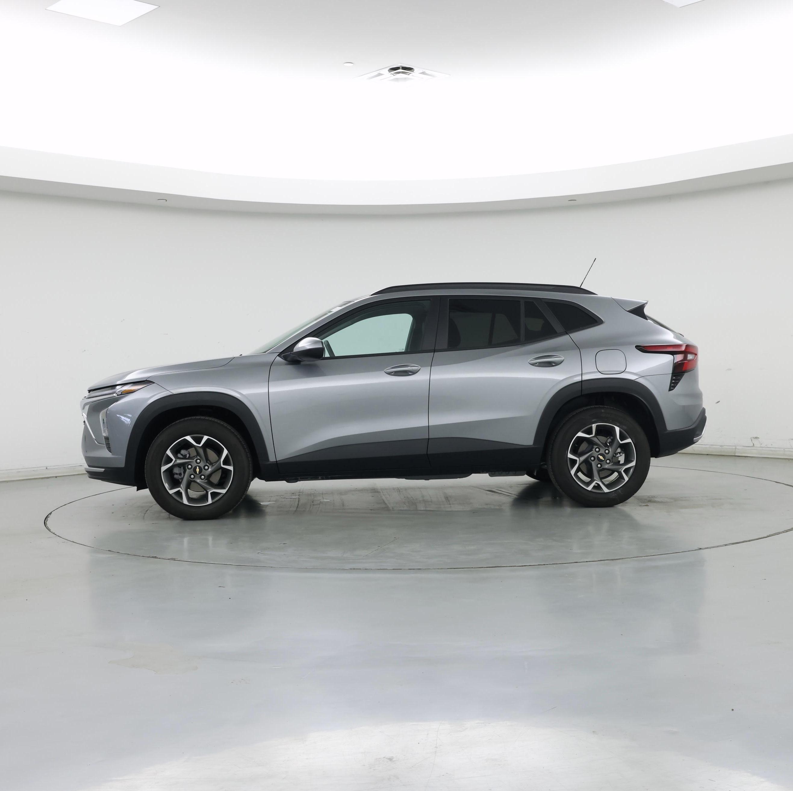 Thumbnail: 2026 Chevrolet Trax - 3