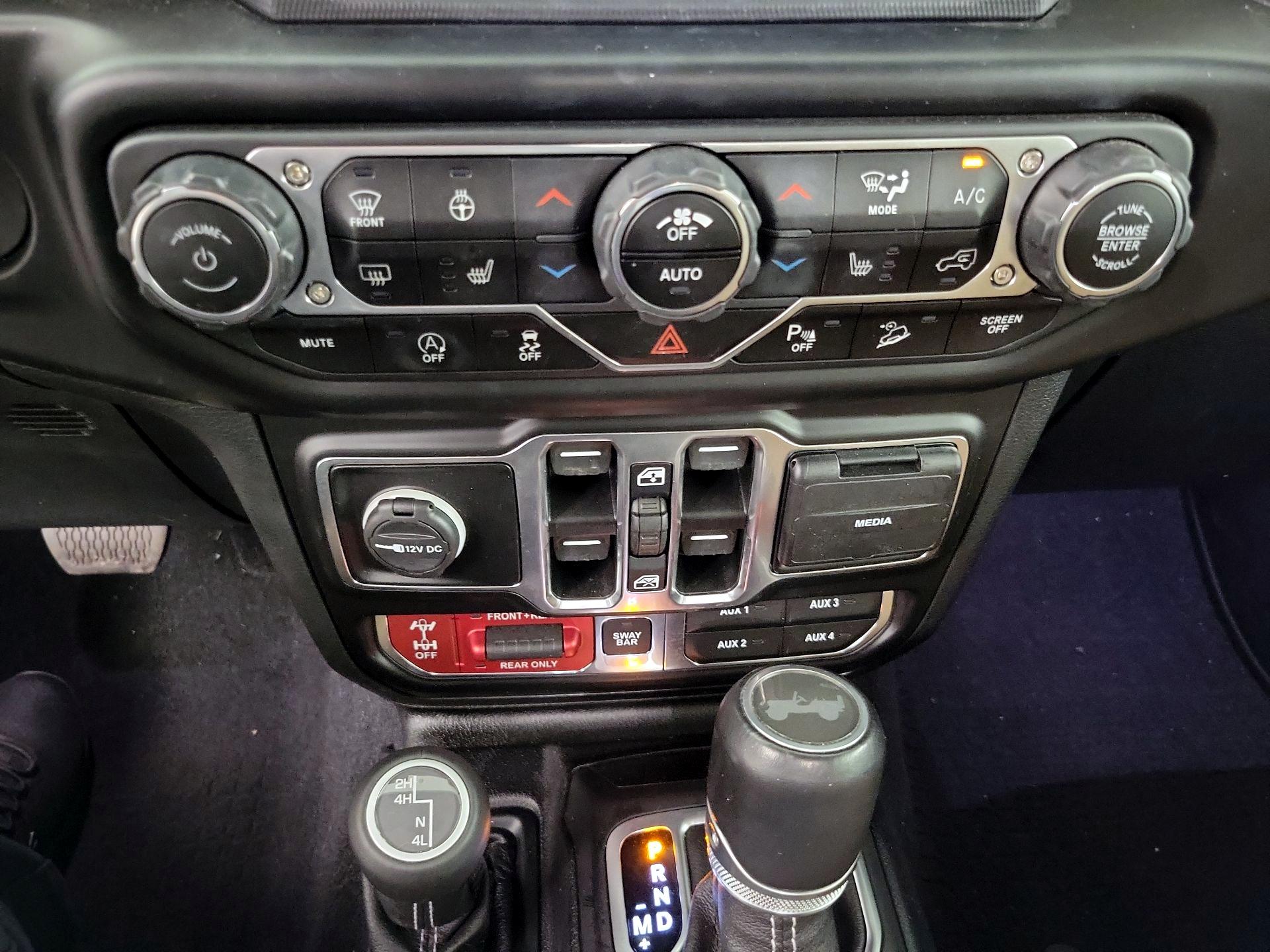 Thumbnail: 2020 Jeep Wrangler - 17
